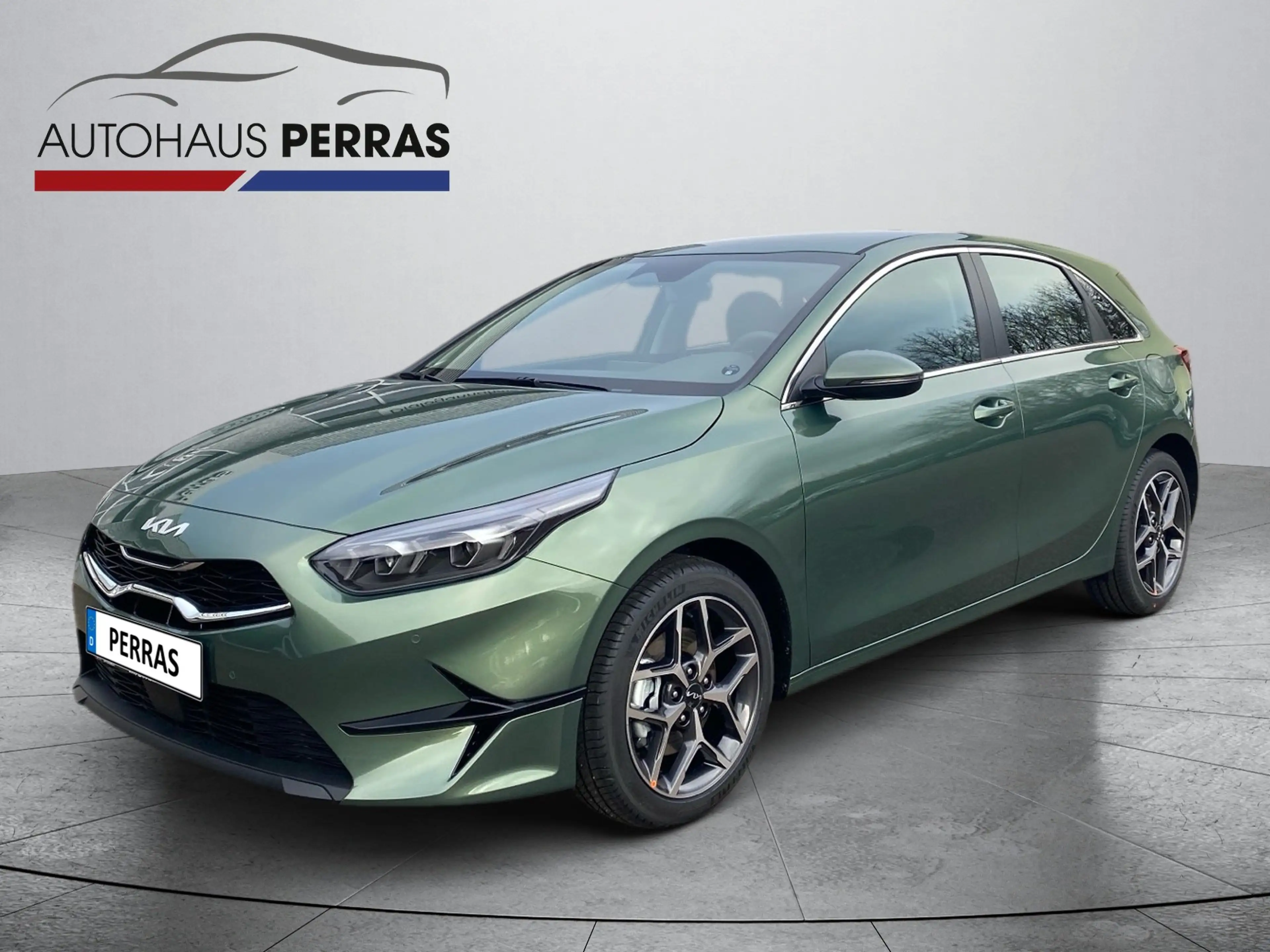 Kia Ceed / cee'd CEED SPIRIT TEC 1.5T 140 DCT7 LED+Navi+SHZ+LM — photo 3