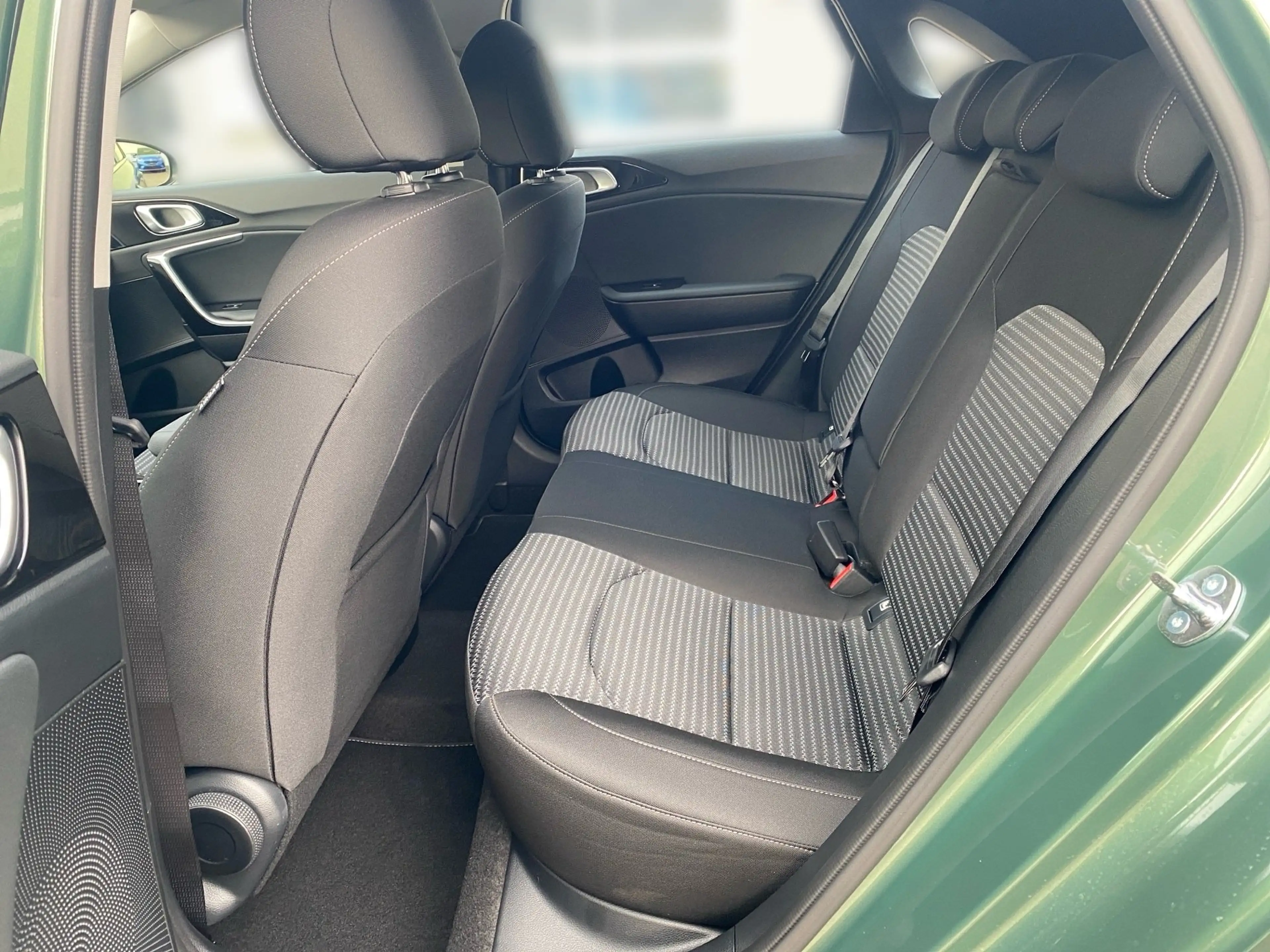 Kia Ceed / cee'd CEED SPIRIT TEC 1.5T 140 DCT7 LED+Navi+SHZ+LM — photo 13