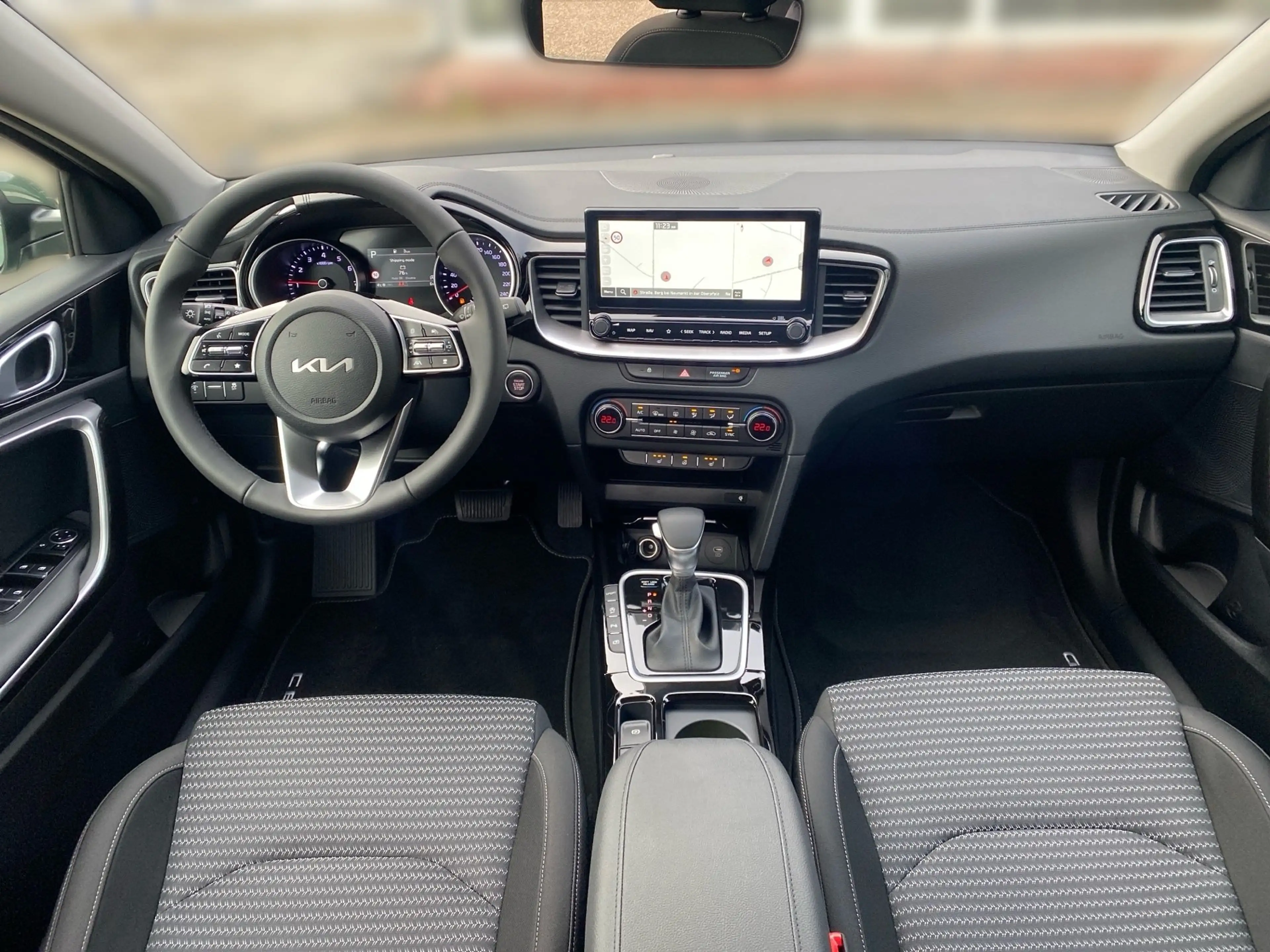Kia Ceed / cee'd CEED SPIRIT TEC 1.5T 140 DCT7 LED+Navi+SHZ+LM — photo 12