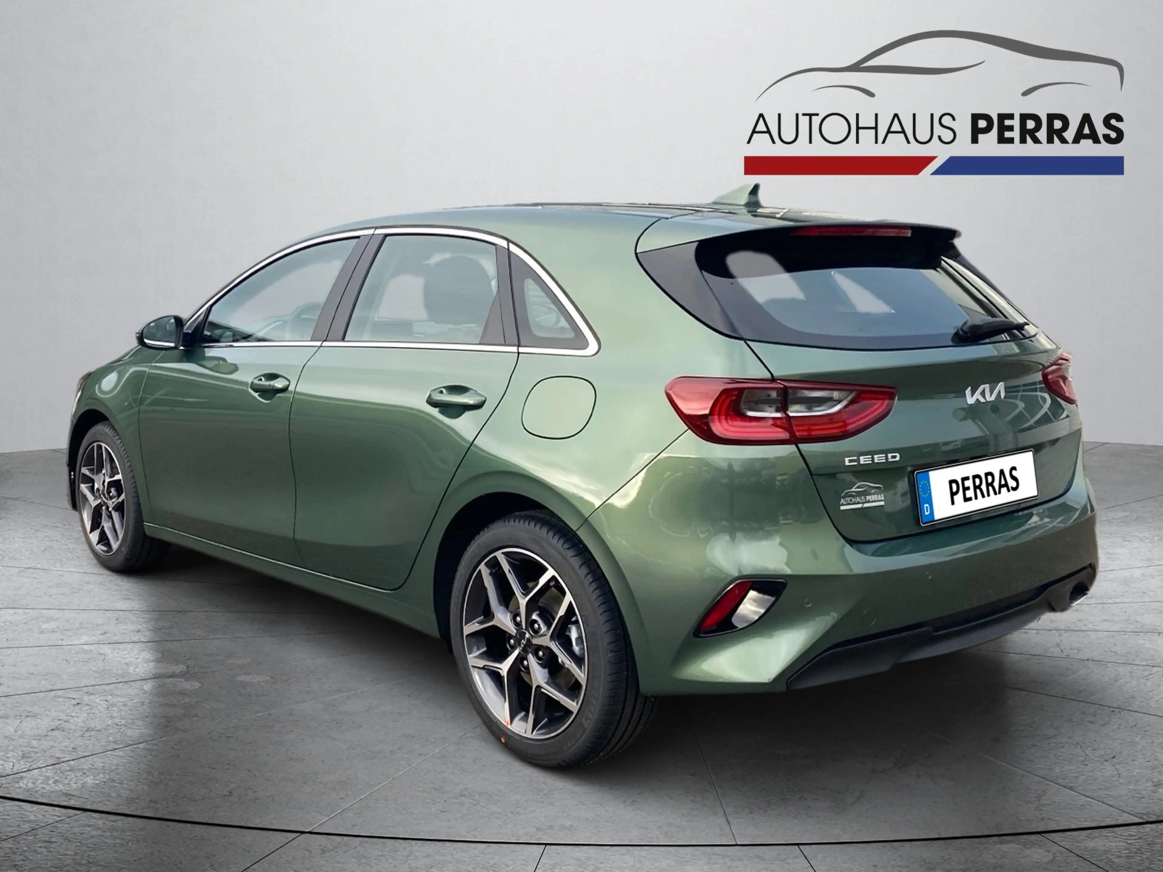 Kia Ceed / cee'd CEED SPIRIT TEC 1.5T 140 DCT7 LED+Navi+SHZ+LM — photo 4
