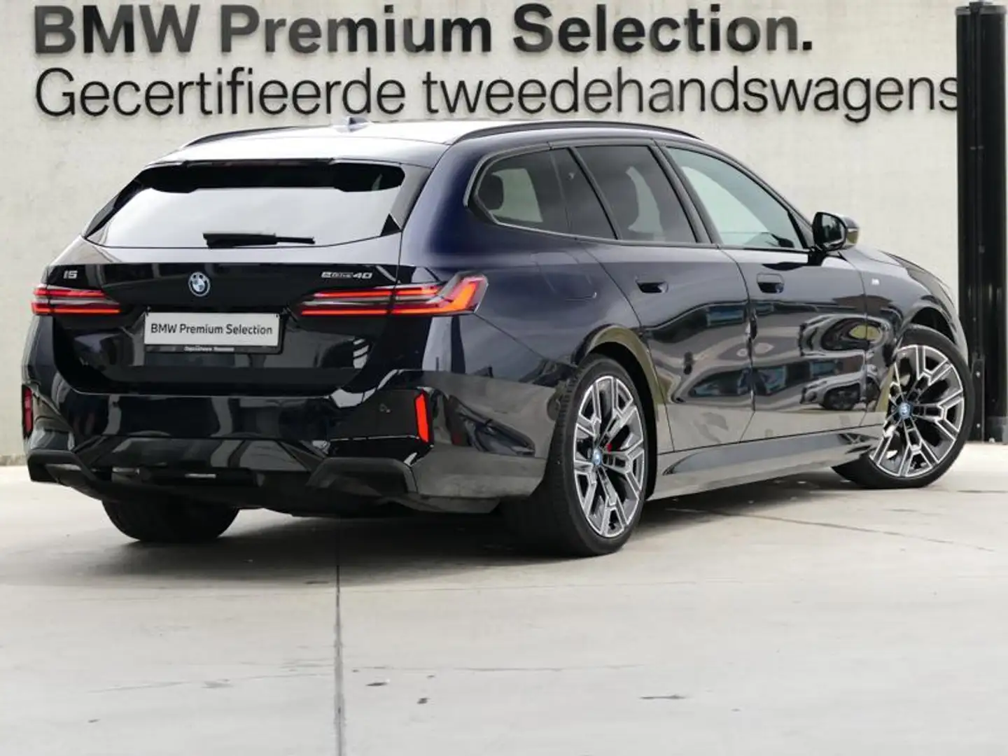 BMW i5 eDrive40 M Sport Zwart - 2