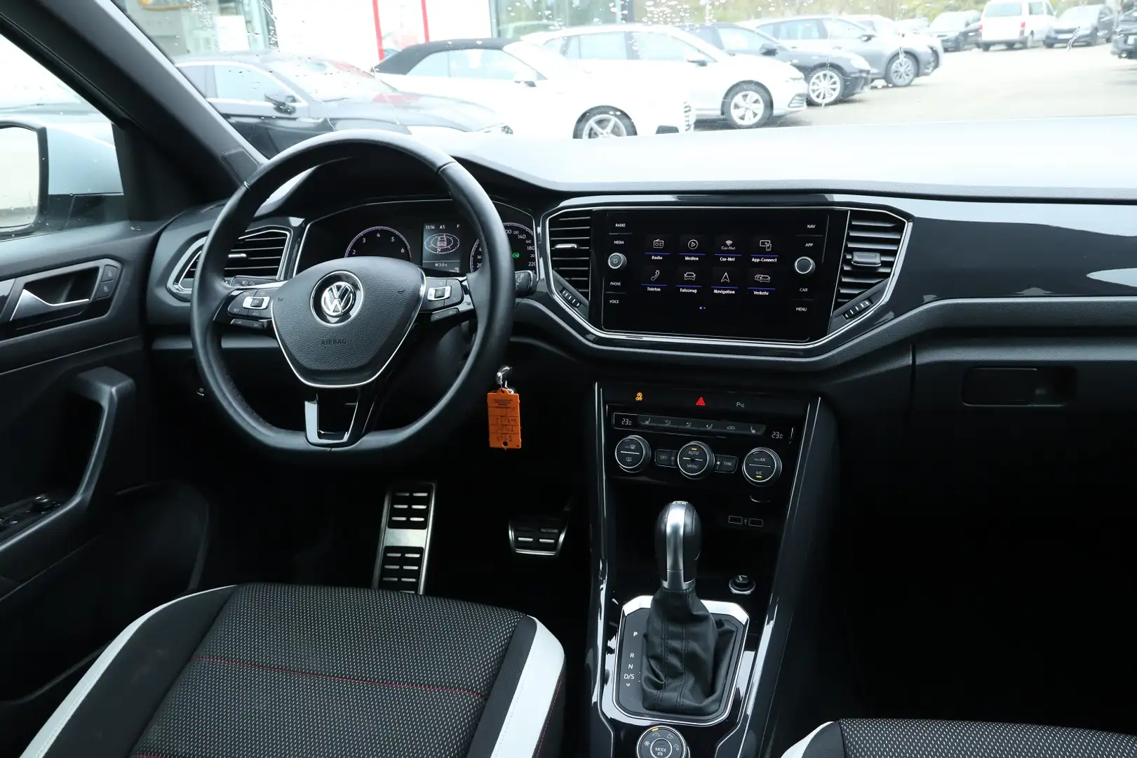 Volkswagen T-Roc 2.0 TSI Sport 4Motion DSG*NAVI*ALU*SHZ Weiß - 2