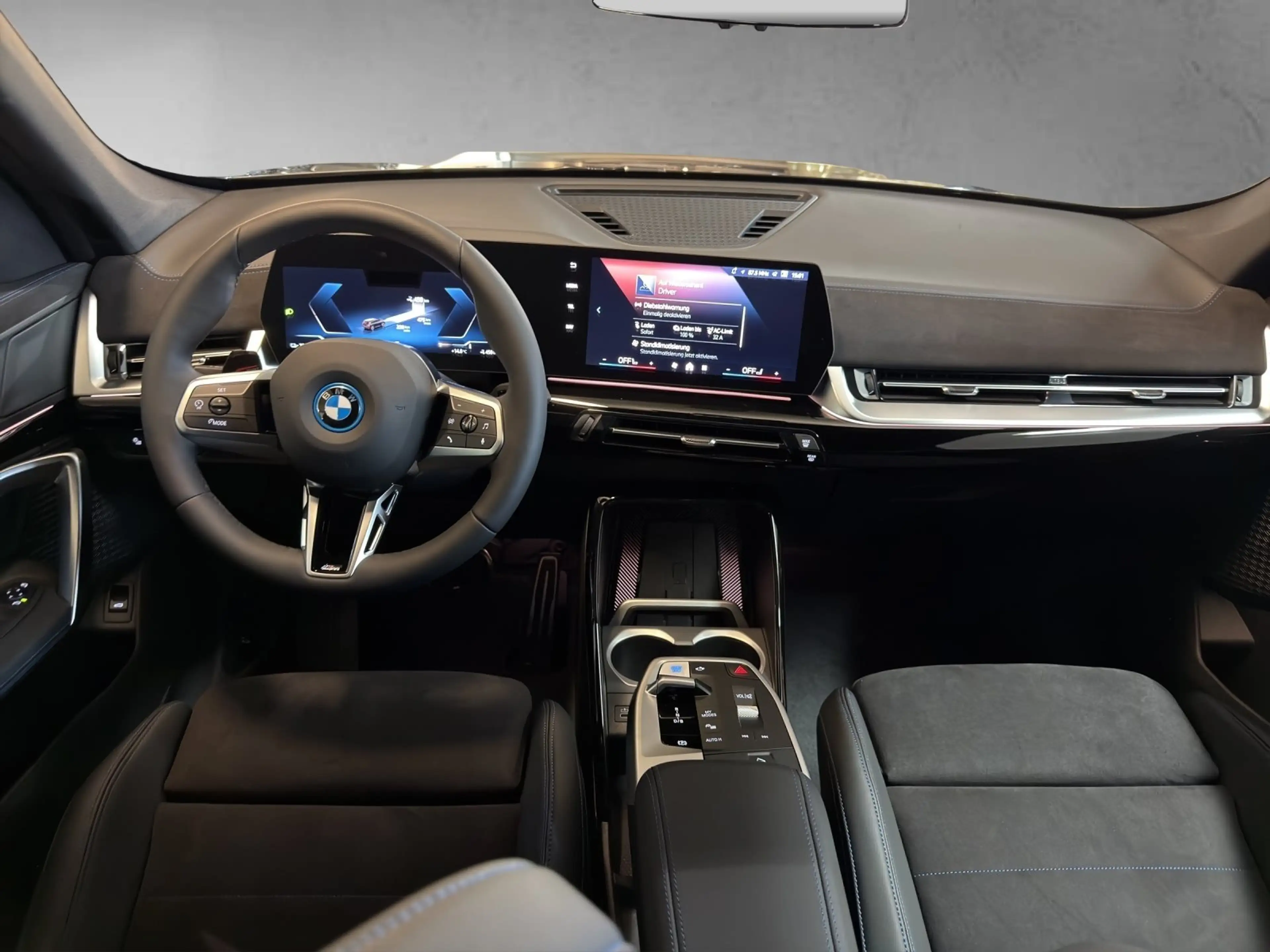 BMW iX1 eDrive20 — photo 14