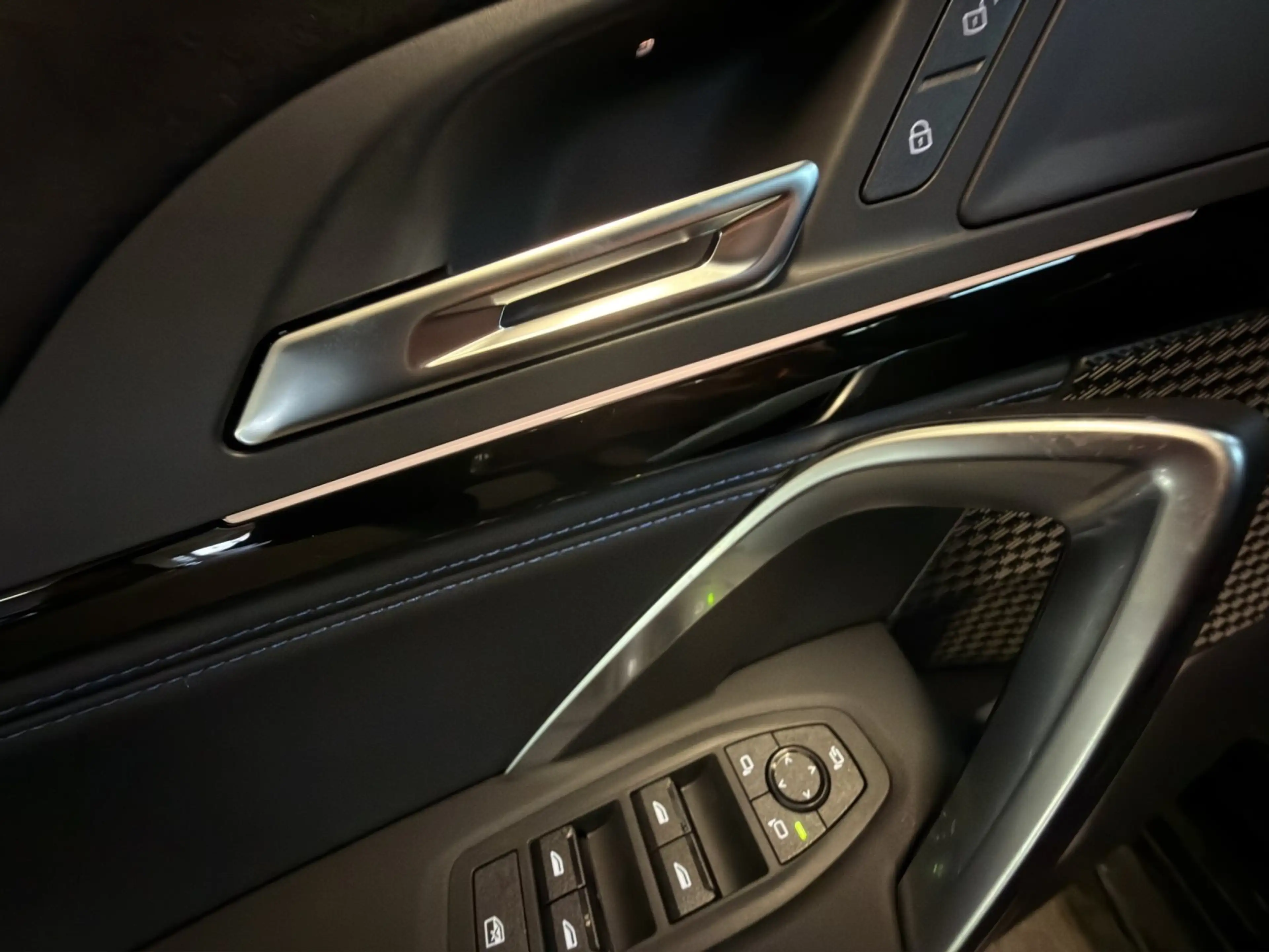 BMW iX1 eDrive20 — photo 10