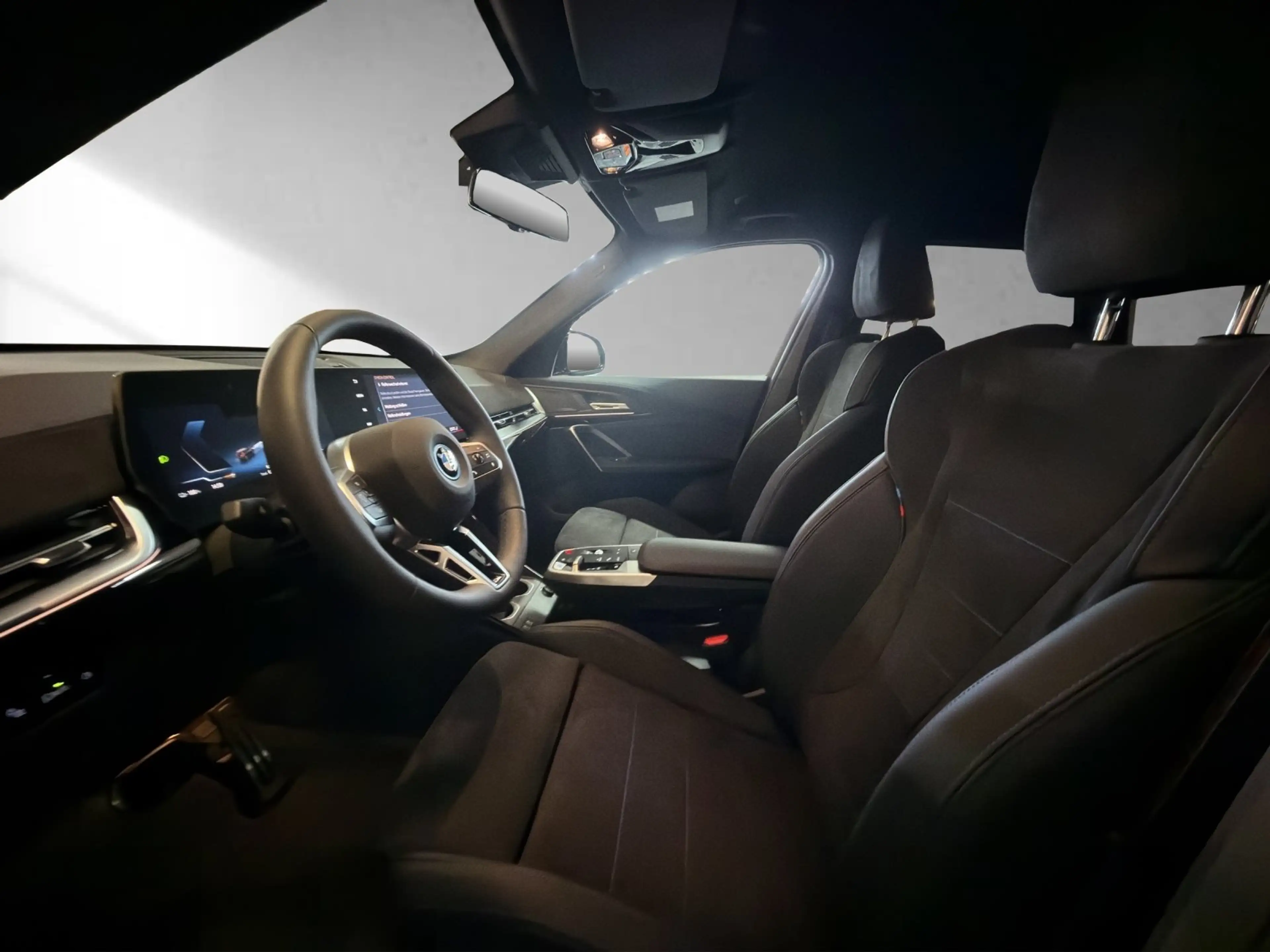 BMW iX1 eDrive20 — photo 9