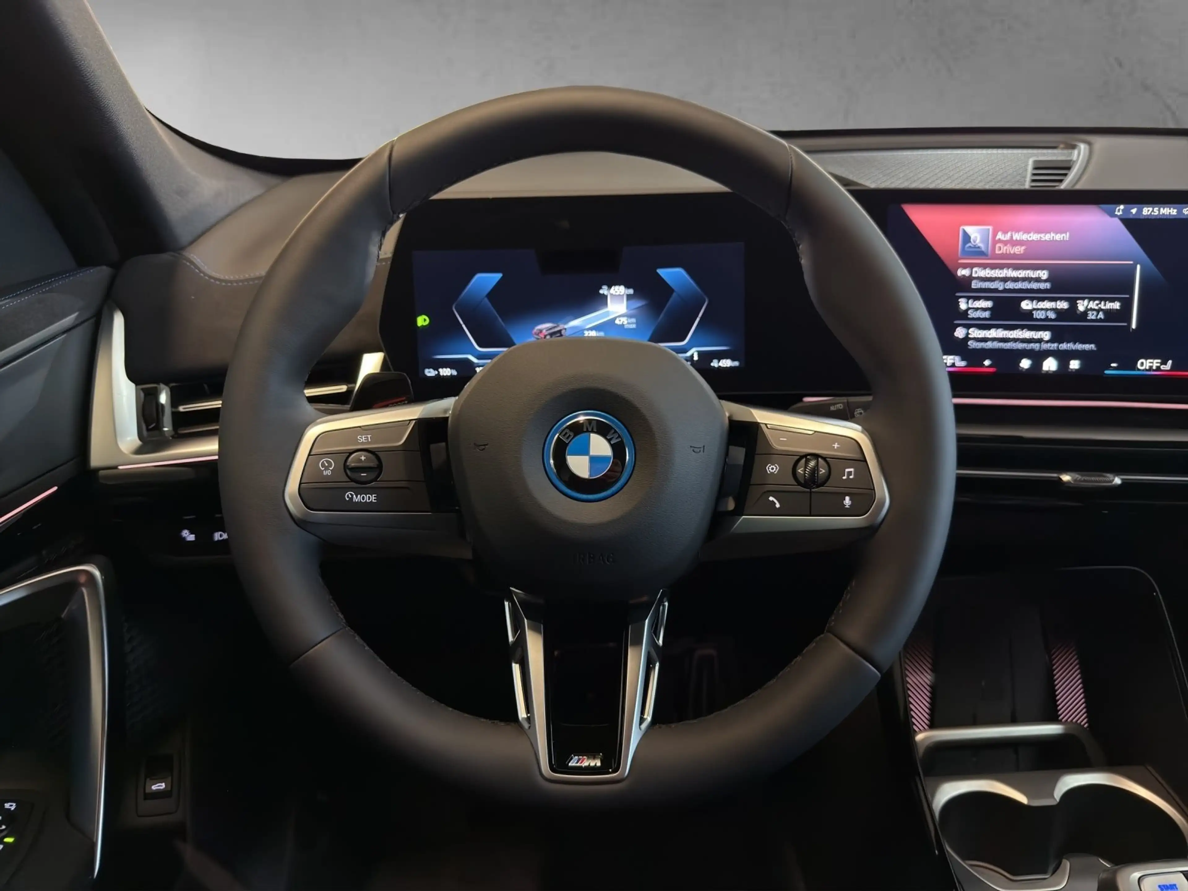 BMW iX1 eDrive20 — photo 15