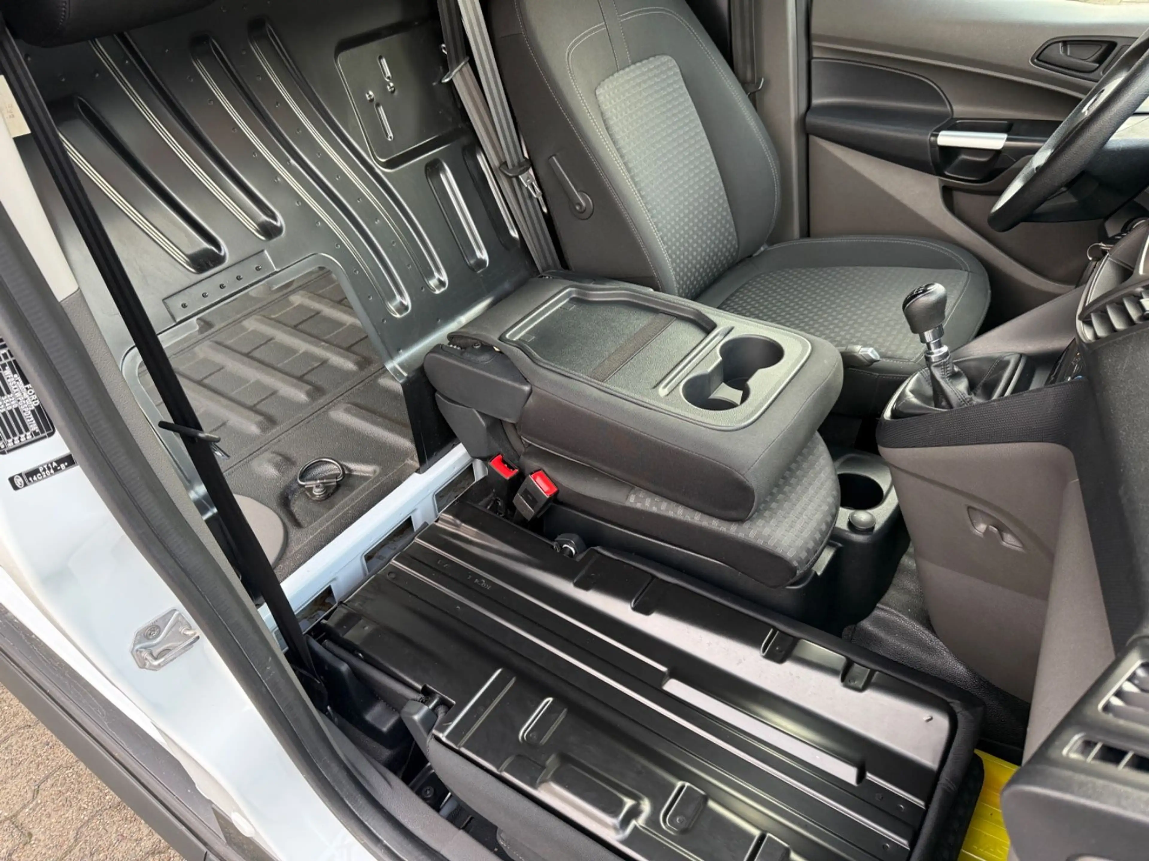 Ford Transit Connect Lang L2 *Navi*SHZ*3-Sitze*Kamera — photo 28