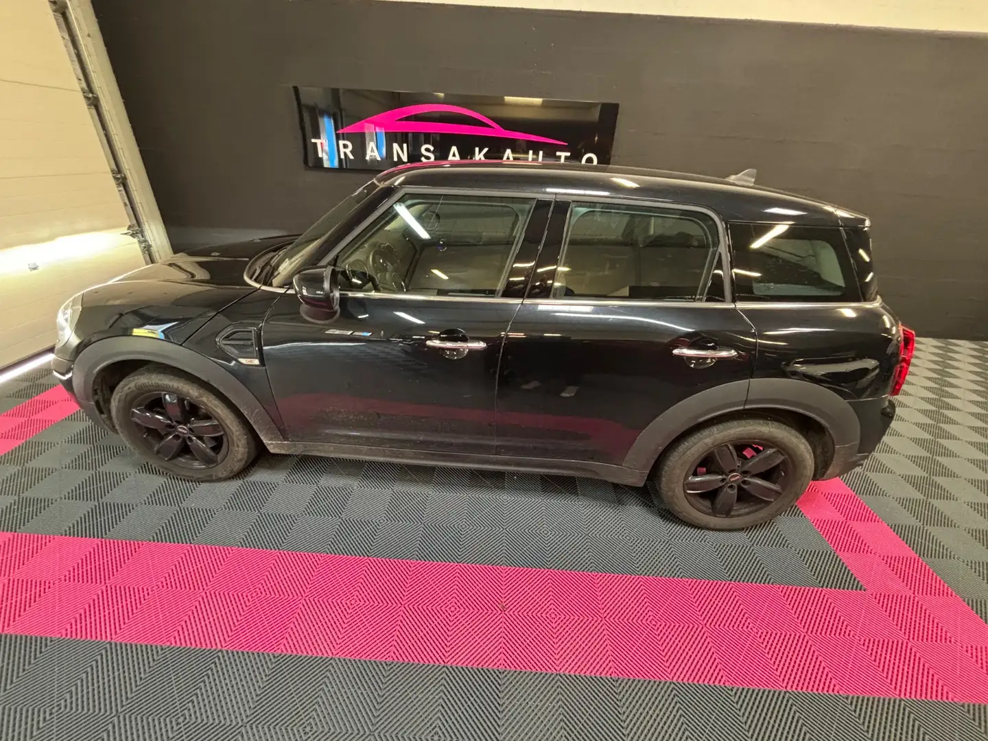 MINI Cooper E Cooper Essential Negro - 2