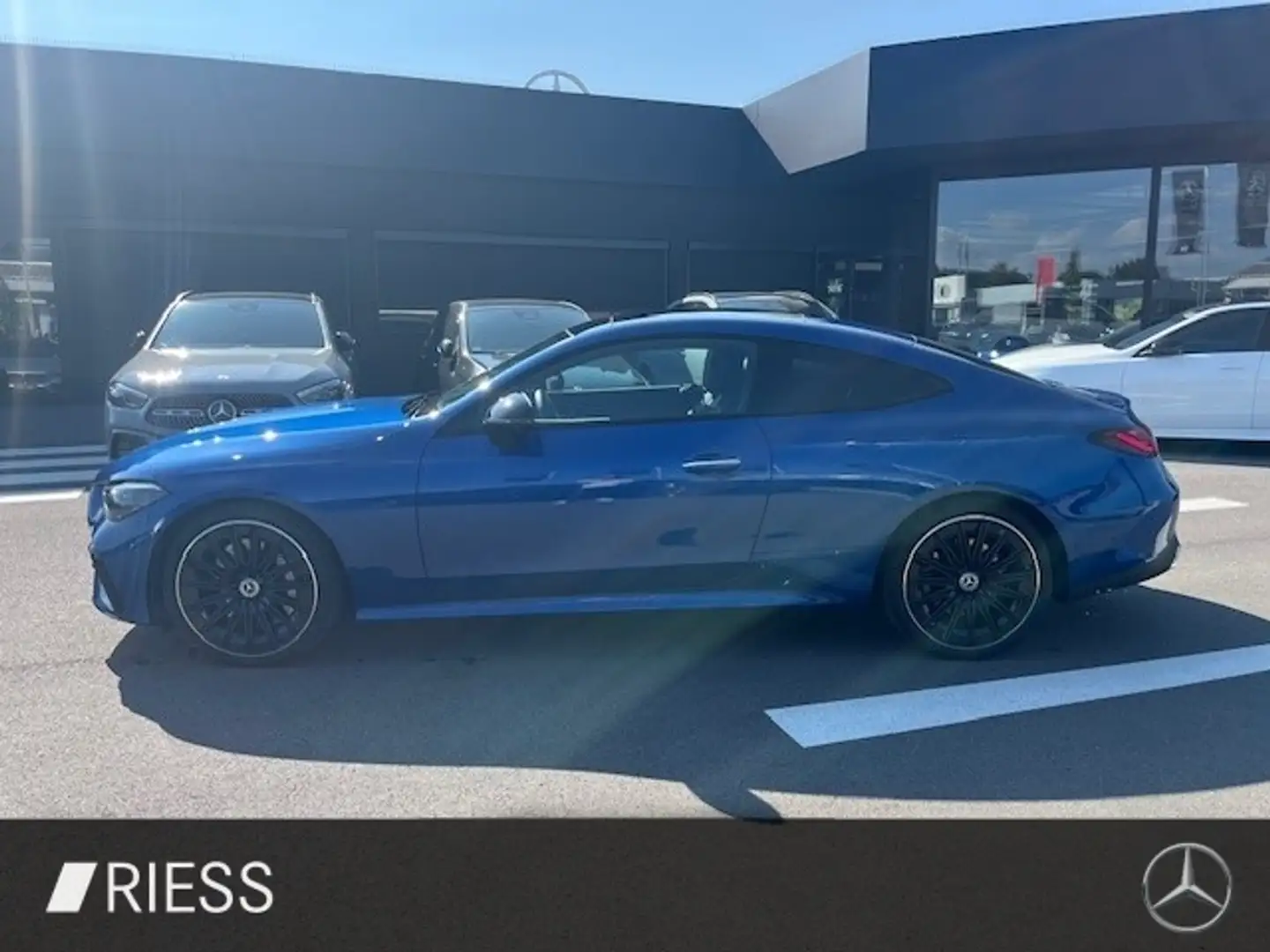 Mercedes-Benz CLE 450 4M Cp AMG Sport Night Distr Pano 360 20" Bleu - 2