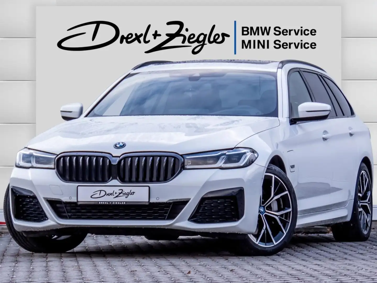 BMW 530 e xDrive Touring M Sport AHK Laser HeadUp Panodach Schwarz - 2