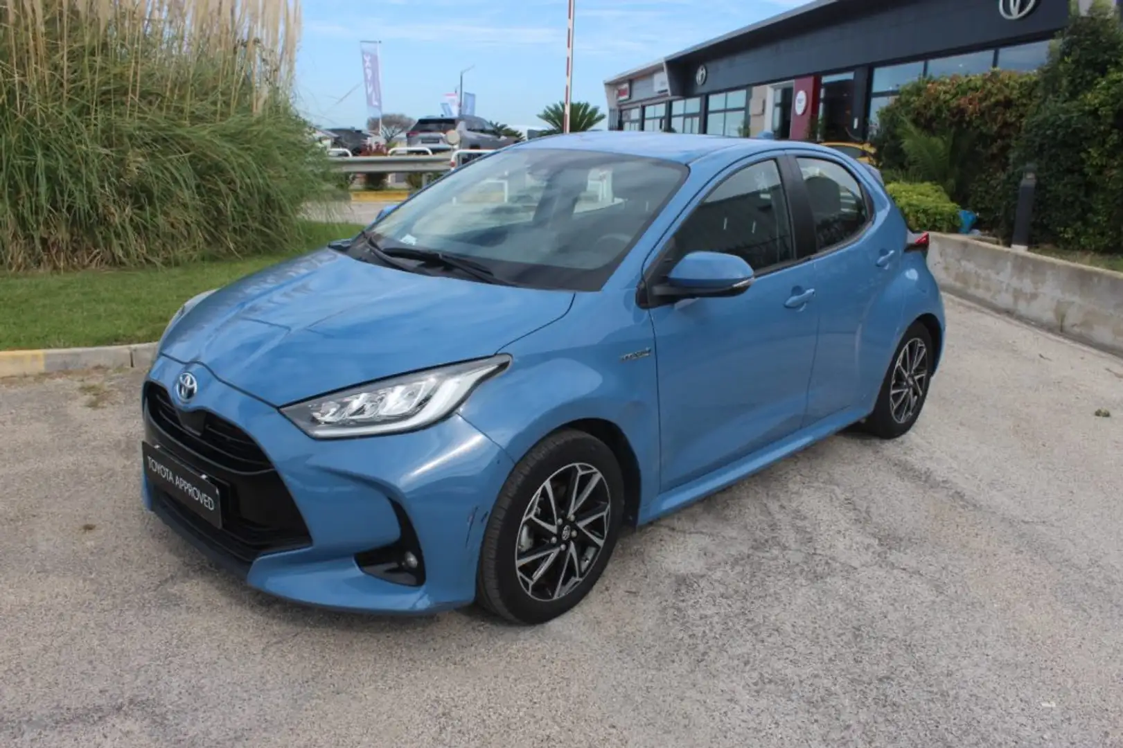 Toyota Yaris 1.5 Hybrid 5 porte Trend Blu/Azzurro - 1