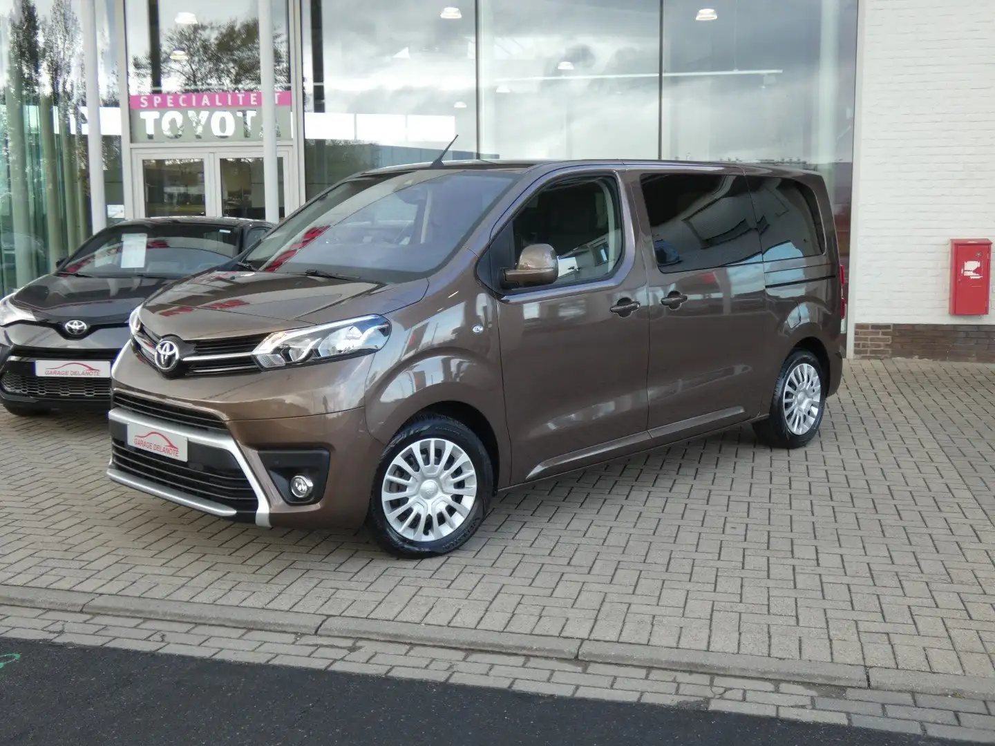 Toyota Proace Verso 144pk Shuttle+Camera+GPS+Parkeersensoren 9PL Brun - 1