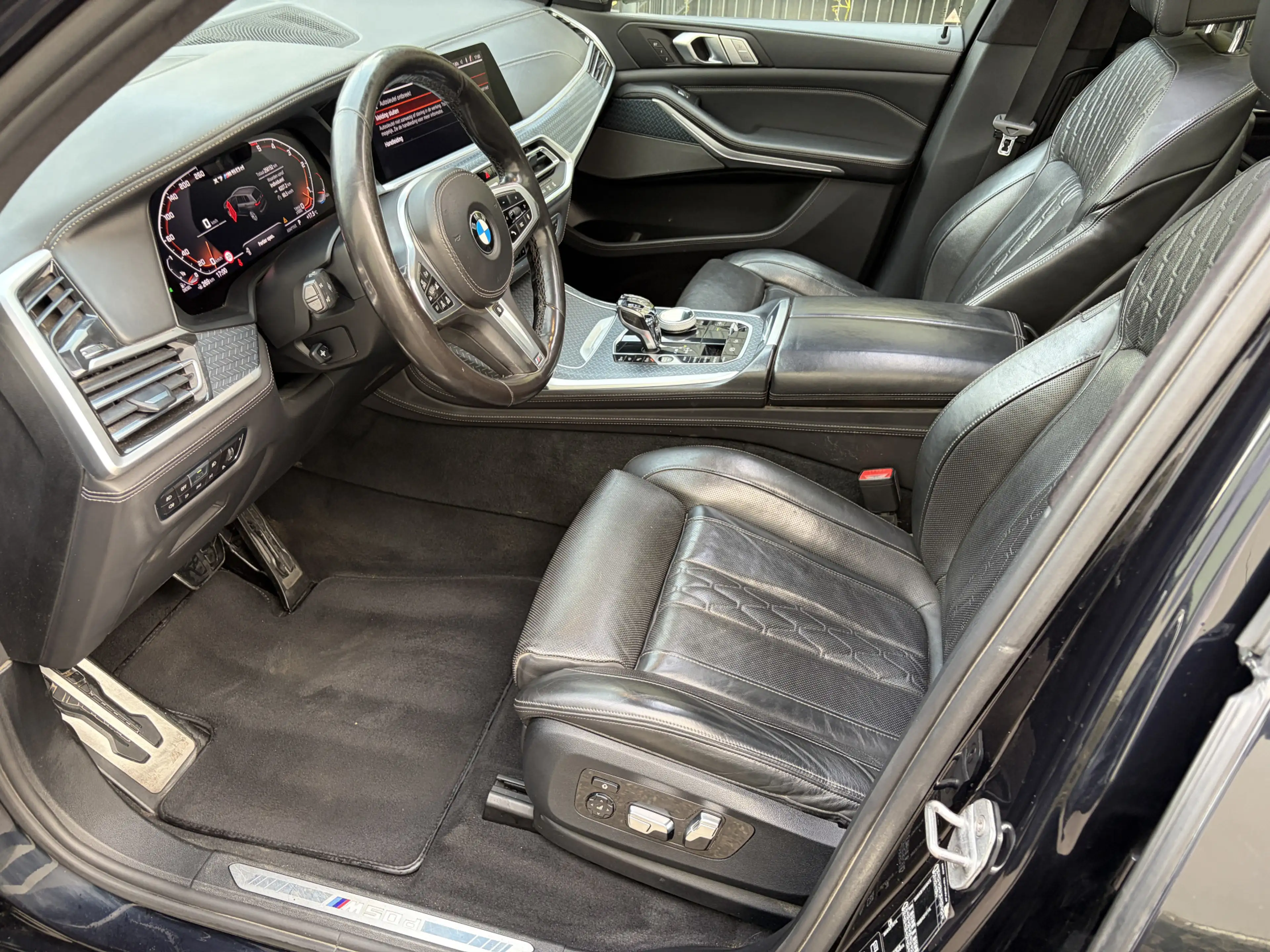 BMW X7 M50d High Executive / AUTOMAAT / SKYLOUNGE / 7PERS — photo 8