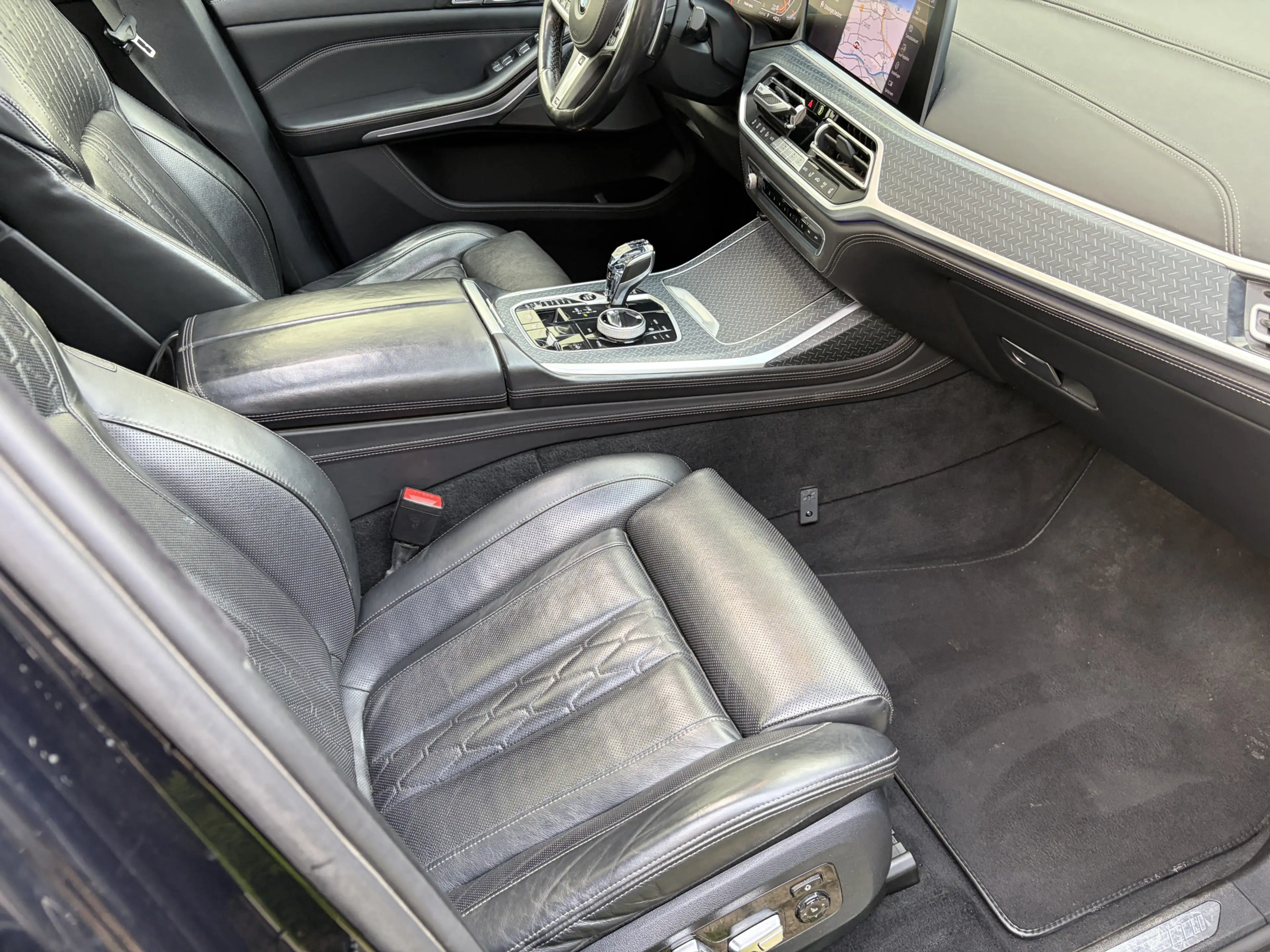 BMW X7 M50d High Executive / AUTOMAAT / SKYLOUNGE / 7PERS — photo 28