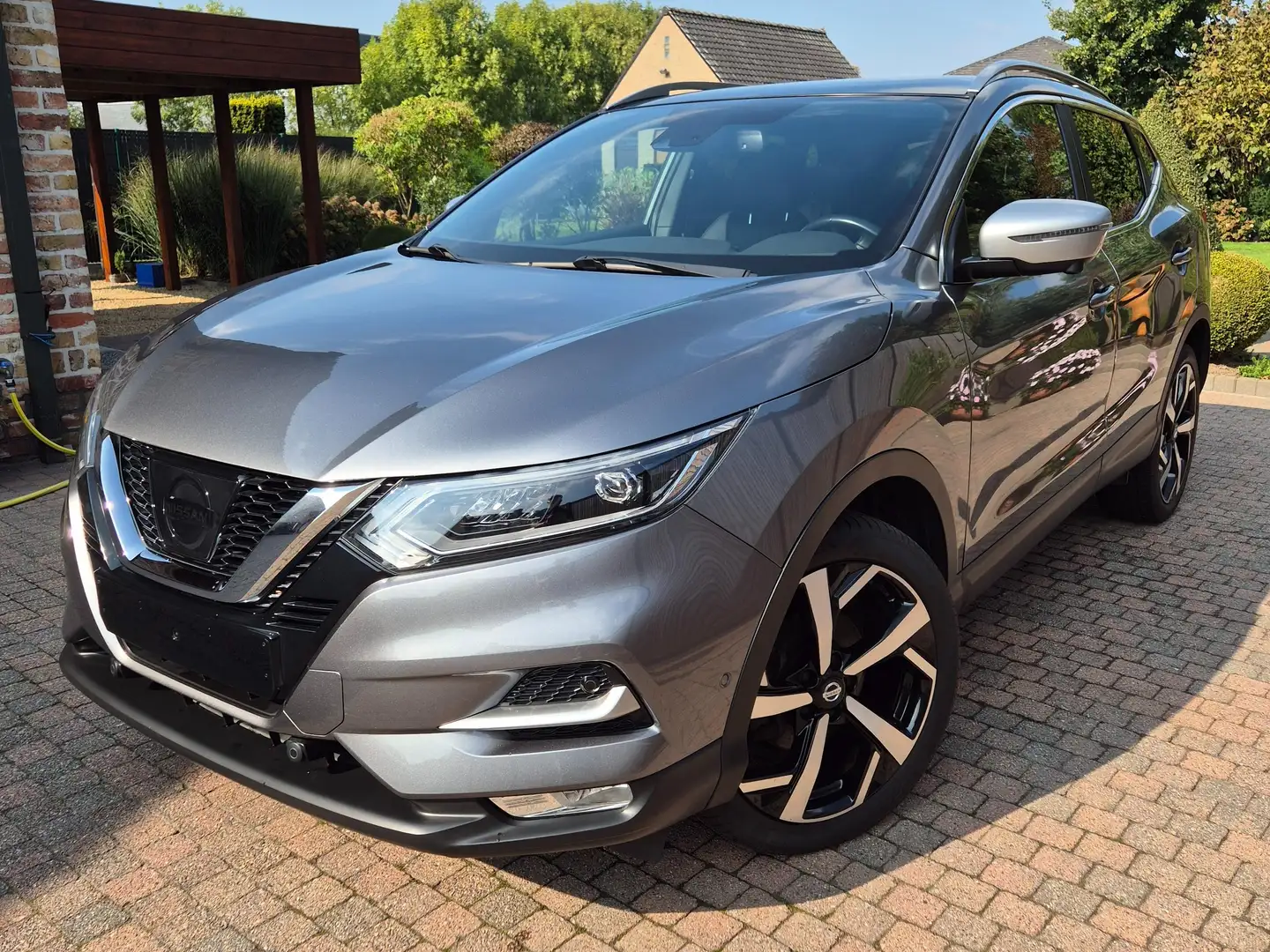 Nissan Qashqai Qashqai 1.2 DIG-T TEKNA+ Grijs - 2