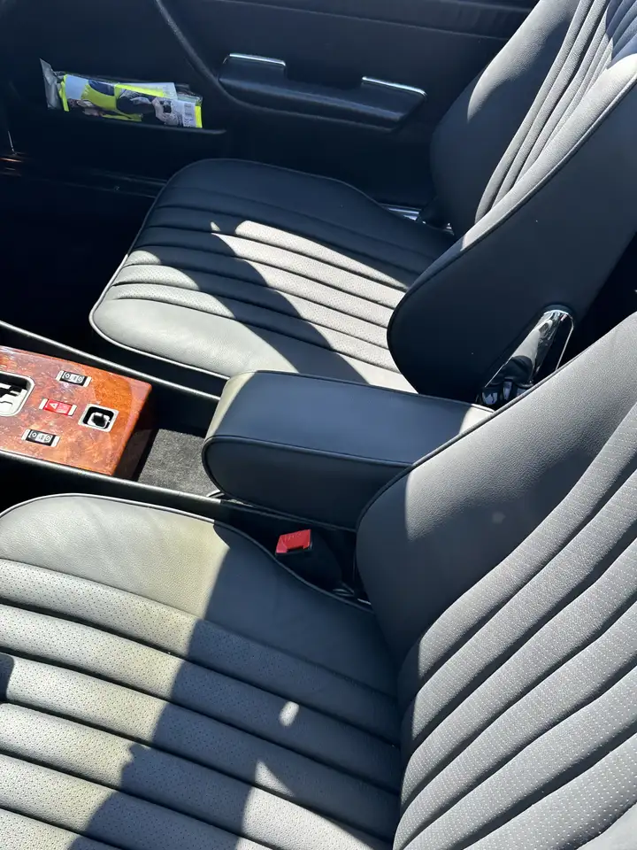 Mercedes-Benz SL 560 „Triple Black", Restauriert, foto 6