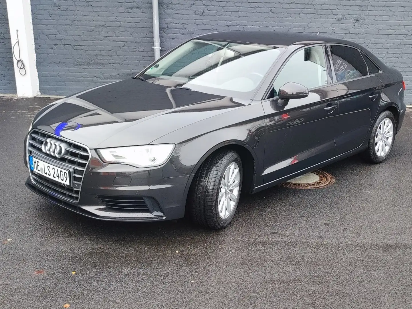 Audi A3 1.6 TDI Limousine ultra Attraction Brown - 1