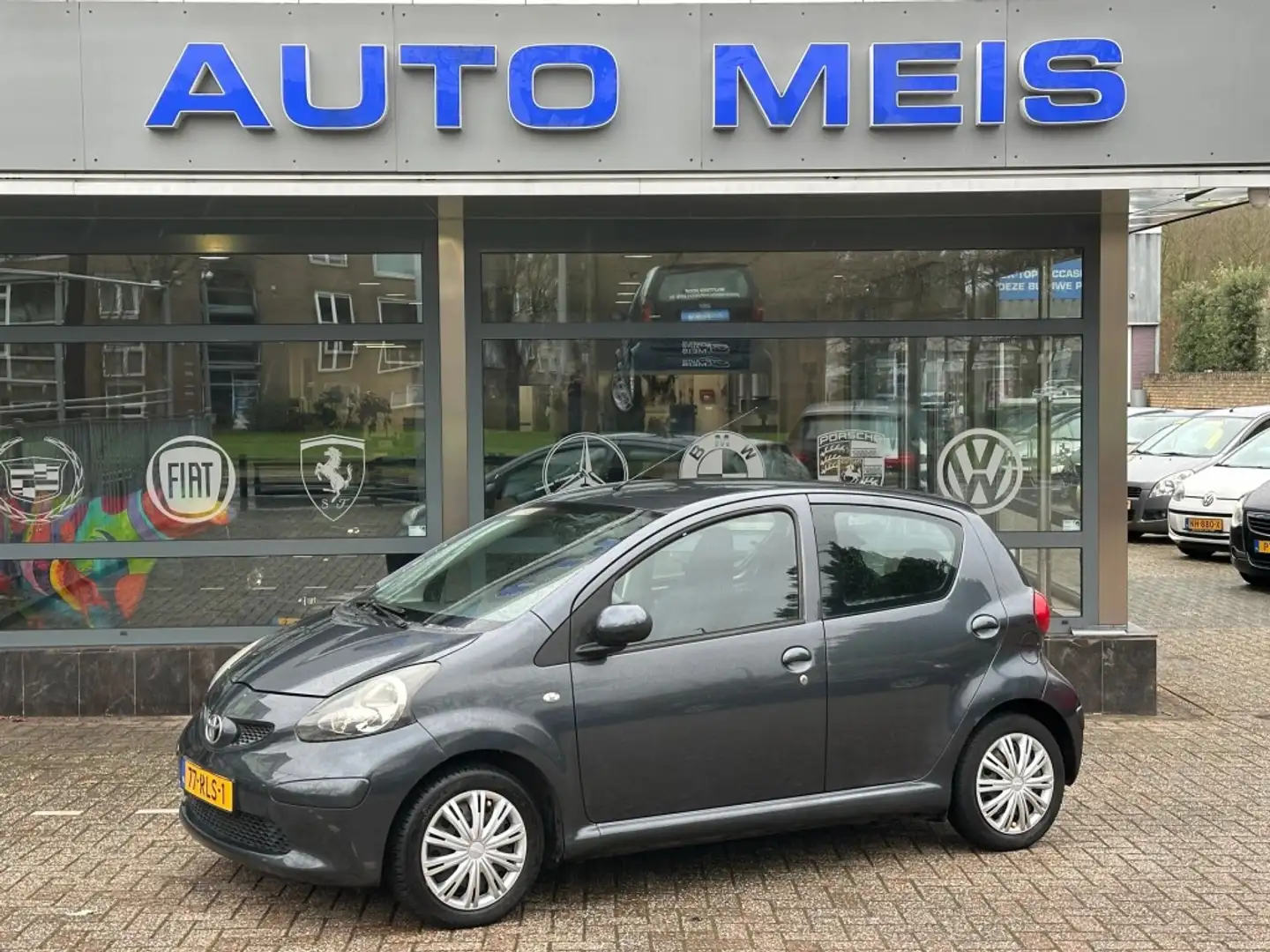 Toyota Aygo 1.0-12V Airco Telefoon Navi Grau - 1