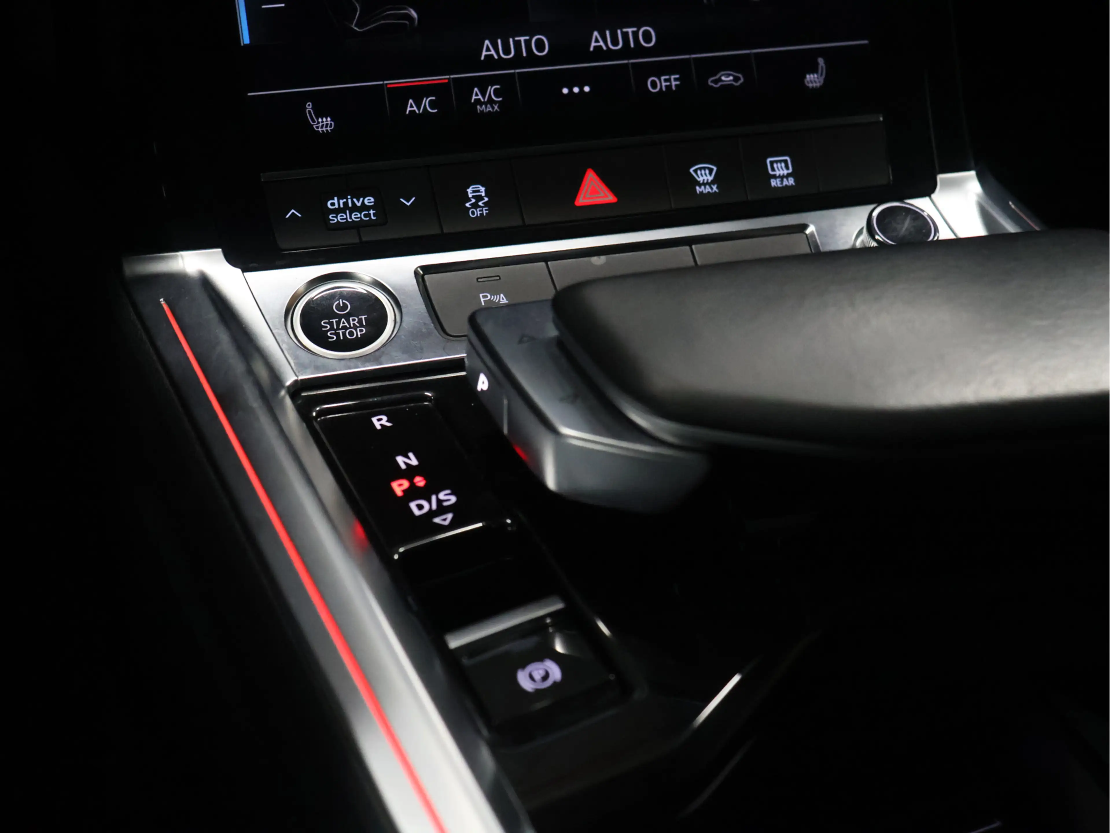 Audi e-tron 55 quattro edition 95 kWh [SCHUIFKANTELDAK, APPLE — photo 17