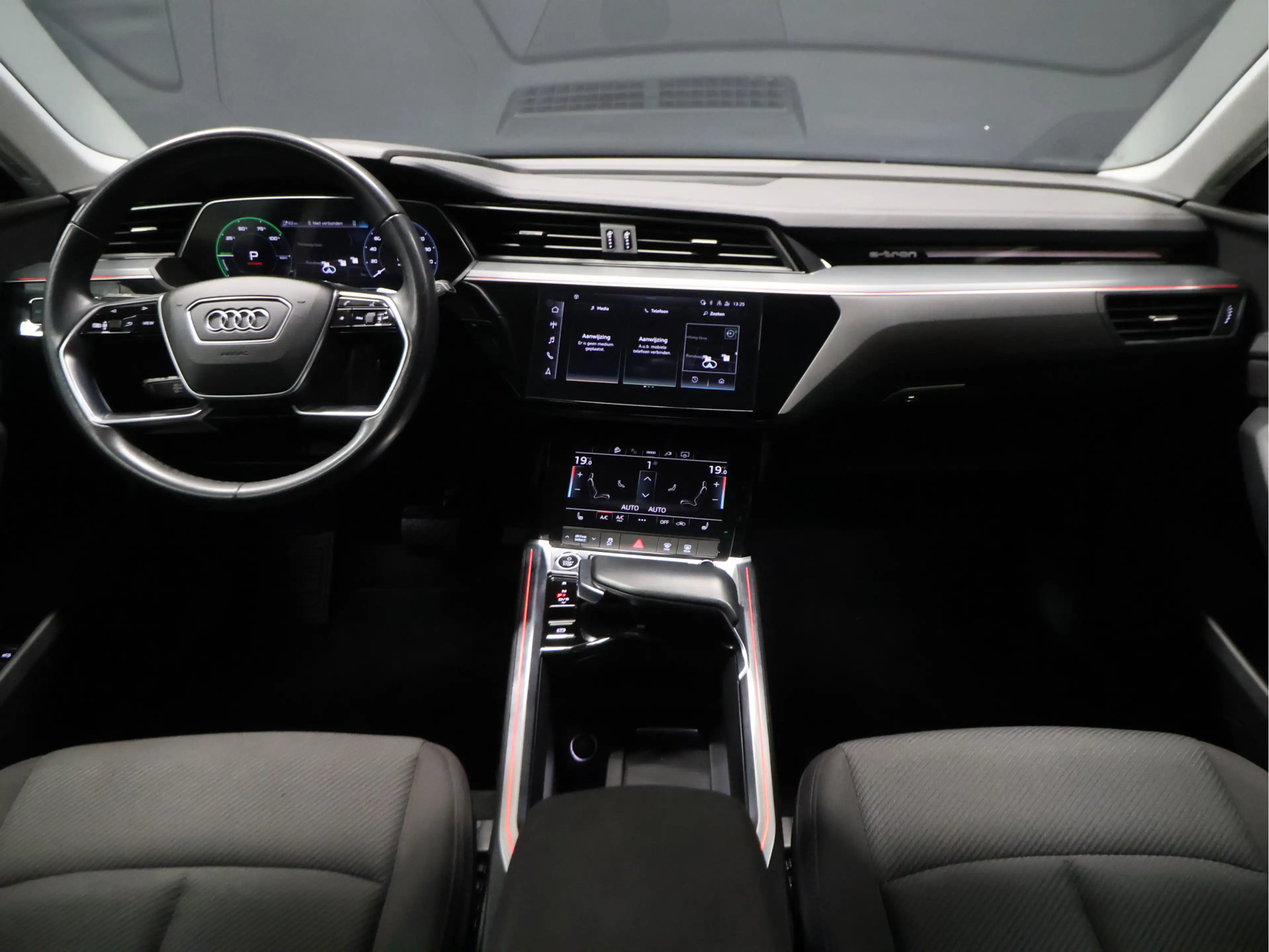 Audi e-tron 55 quattro edition 95 kWh [SCHUIFKANTELDAK, APPLE — photo 6