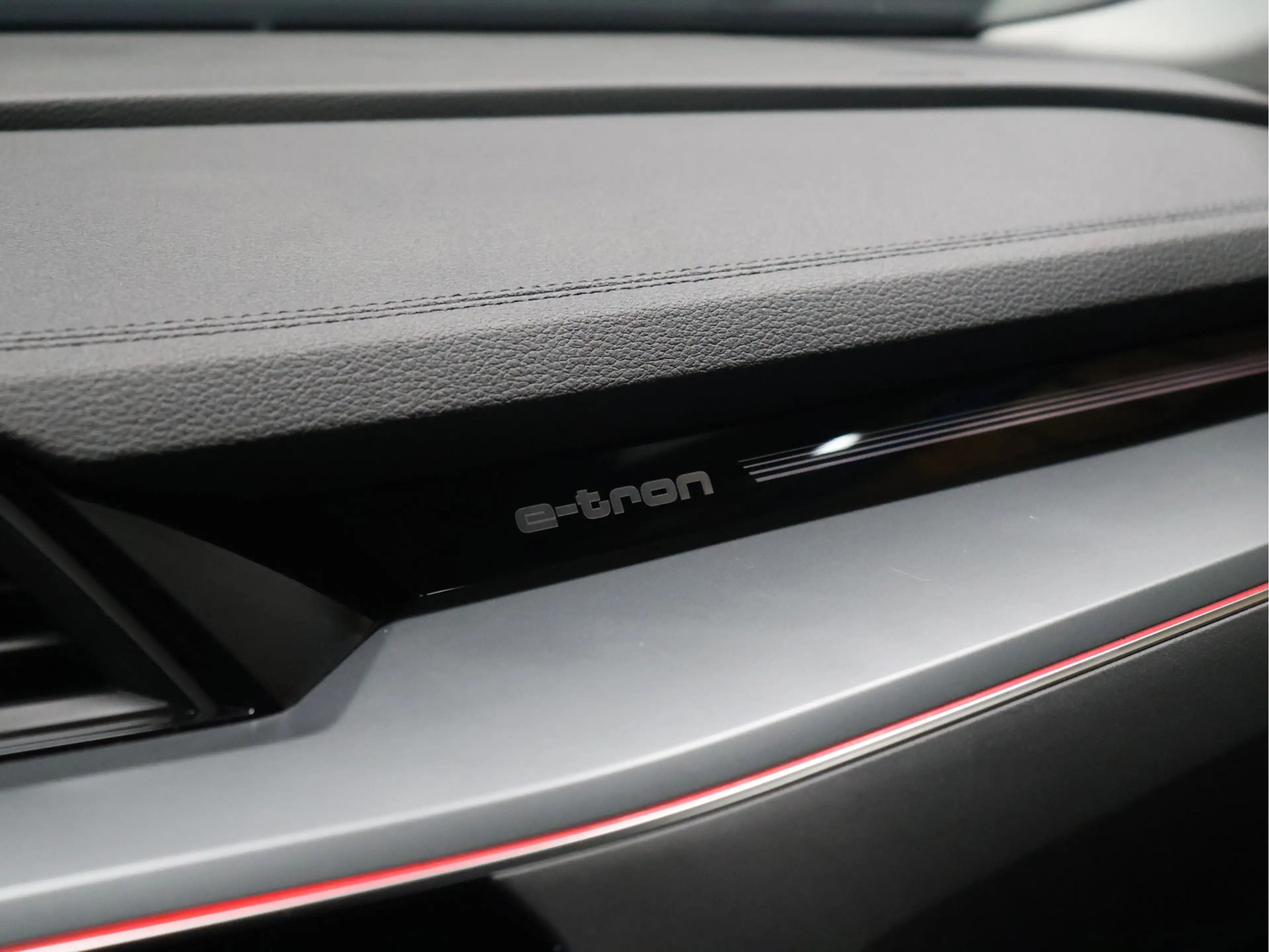 Audi e-tron 55 quattro edition 95 kWh [SCHUIFKANTELDAK, APPLE — photo 18