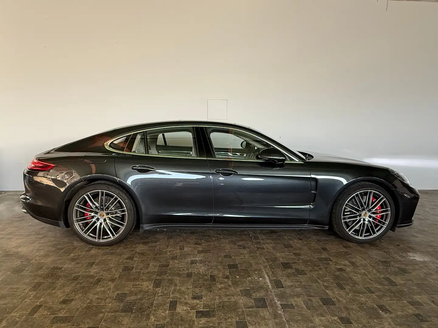 Porsche Panamera Turbo 4S, Pano, LED-Matrix, Bose, Pano, Leder Grau - 1