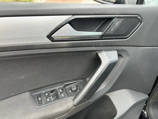 Volkswagen Tiguan view 12
