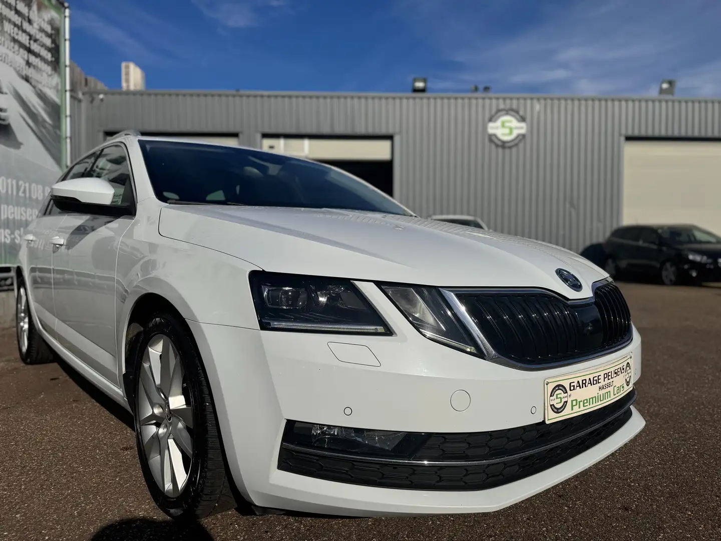 Skoda Octavia SW 1.6 CR TDi Style DSG Blanc - 2