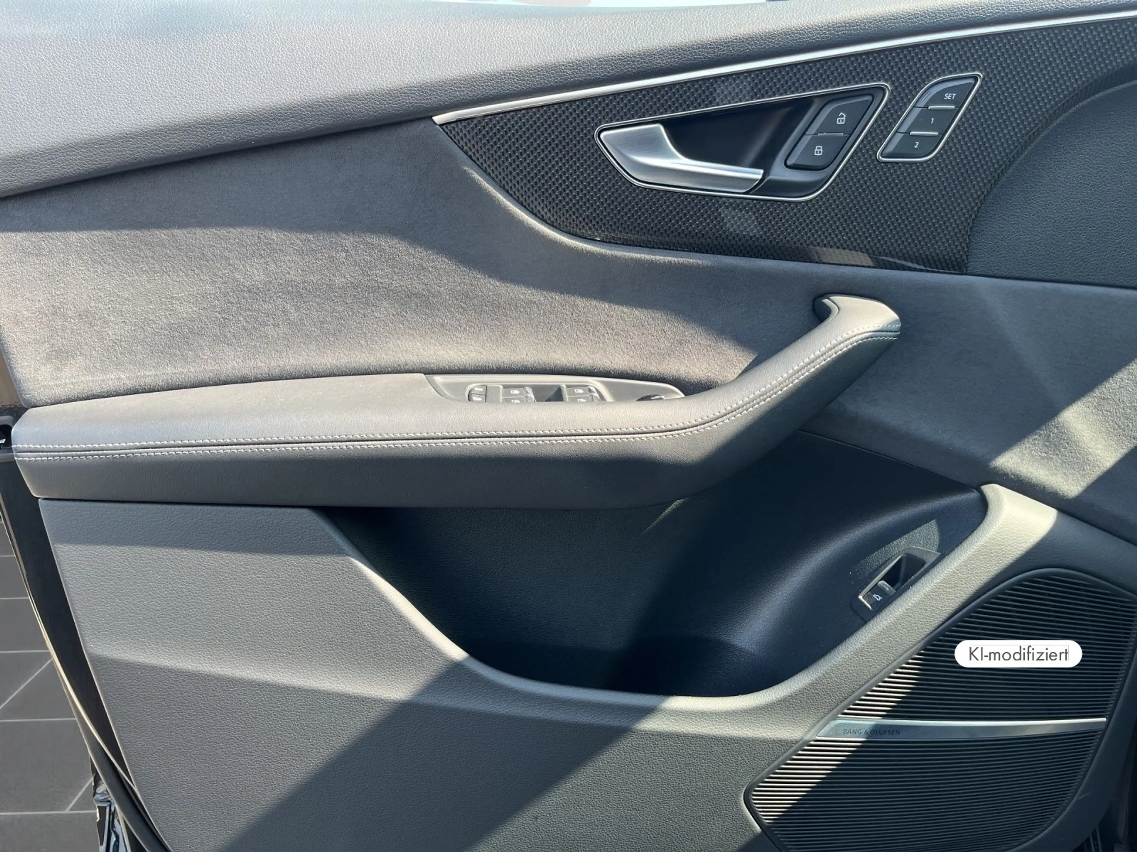 Audi SQ8 SUV SQ8 competition plus MATRIX B&O PANO — photo 14