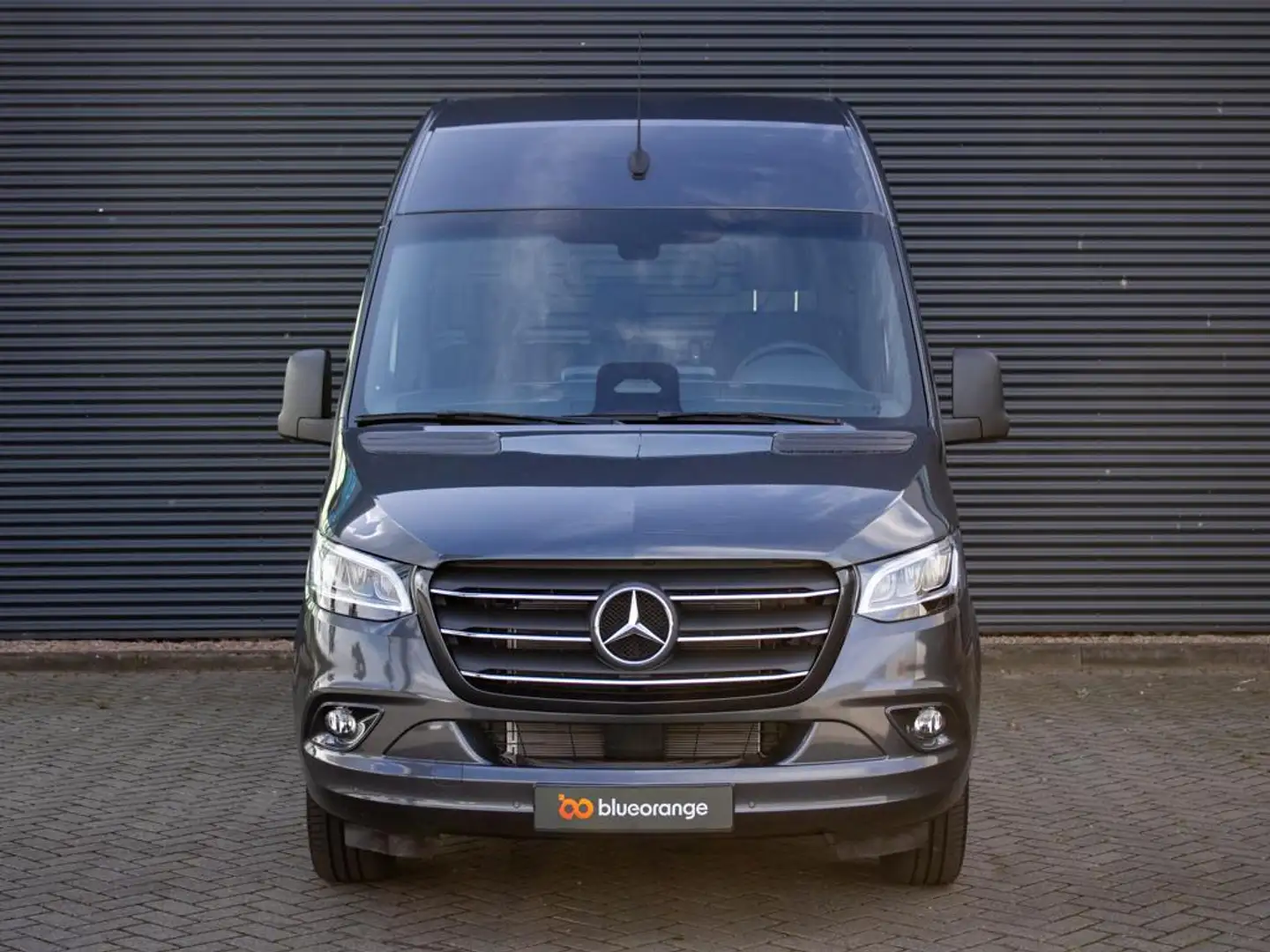 Mercedes-Benz Sprinter 319 1.9 CDI L2H2 RWD Pro 190PK Automaat 3.500 kg t Grijs - 2