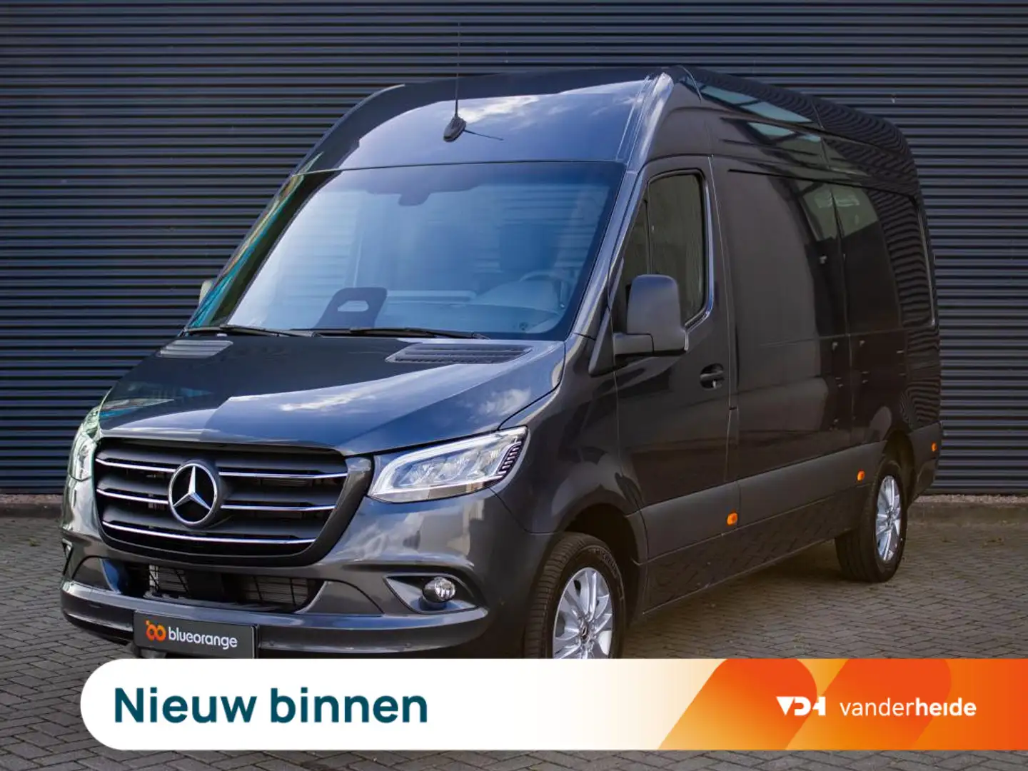 Mercedes-Benz Sprinter 319 1.9 CDI L2H2 RWD Pro 190PK Automaat 3.500 kg t Grijs - 1