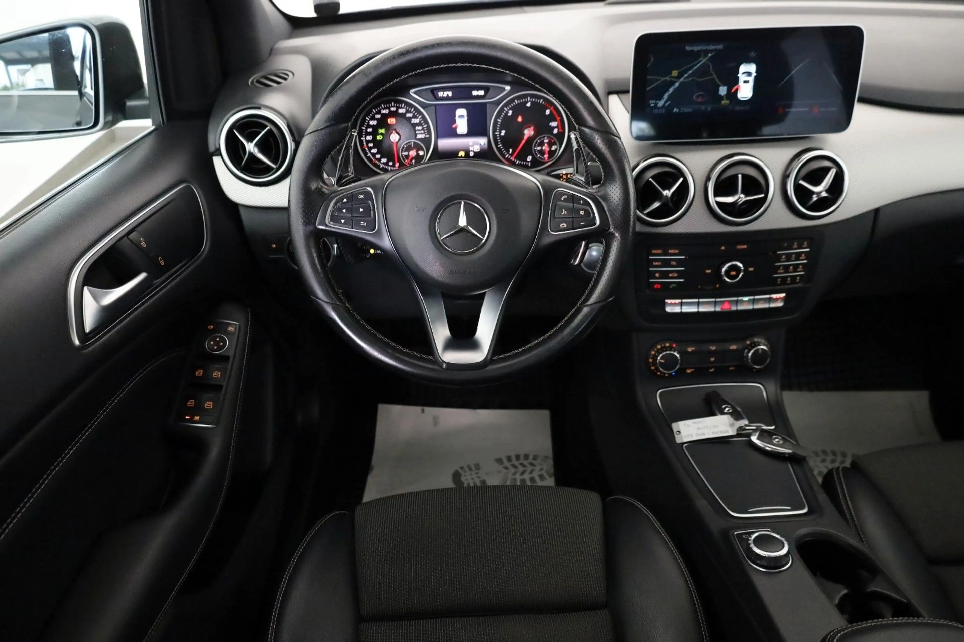 Mercedes-Benz B 220 d 4MATIC DCT, T.Leder,Navi,SH,Panorama +WR — photo 11