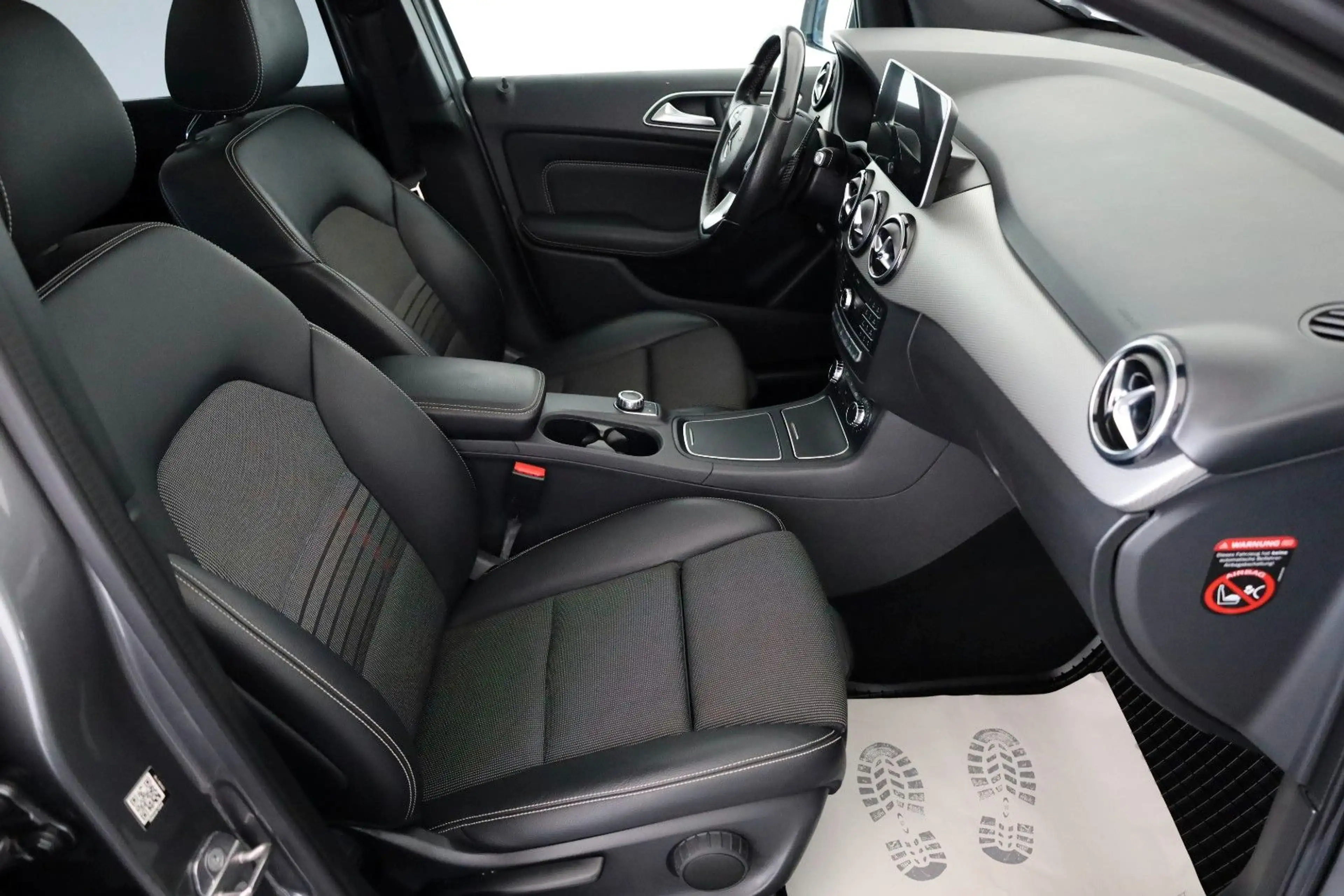 Mercedes-Benz B 220 d 4MATIC DCT, T.Leder,Navi,SH,Panorama +WR — photo 5