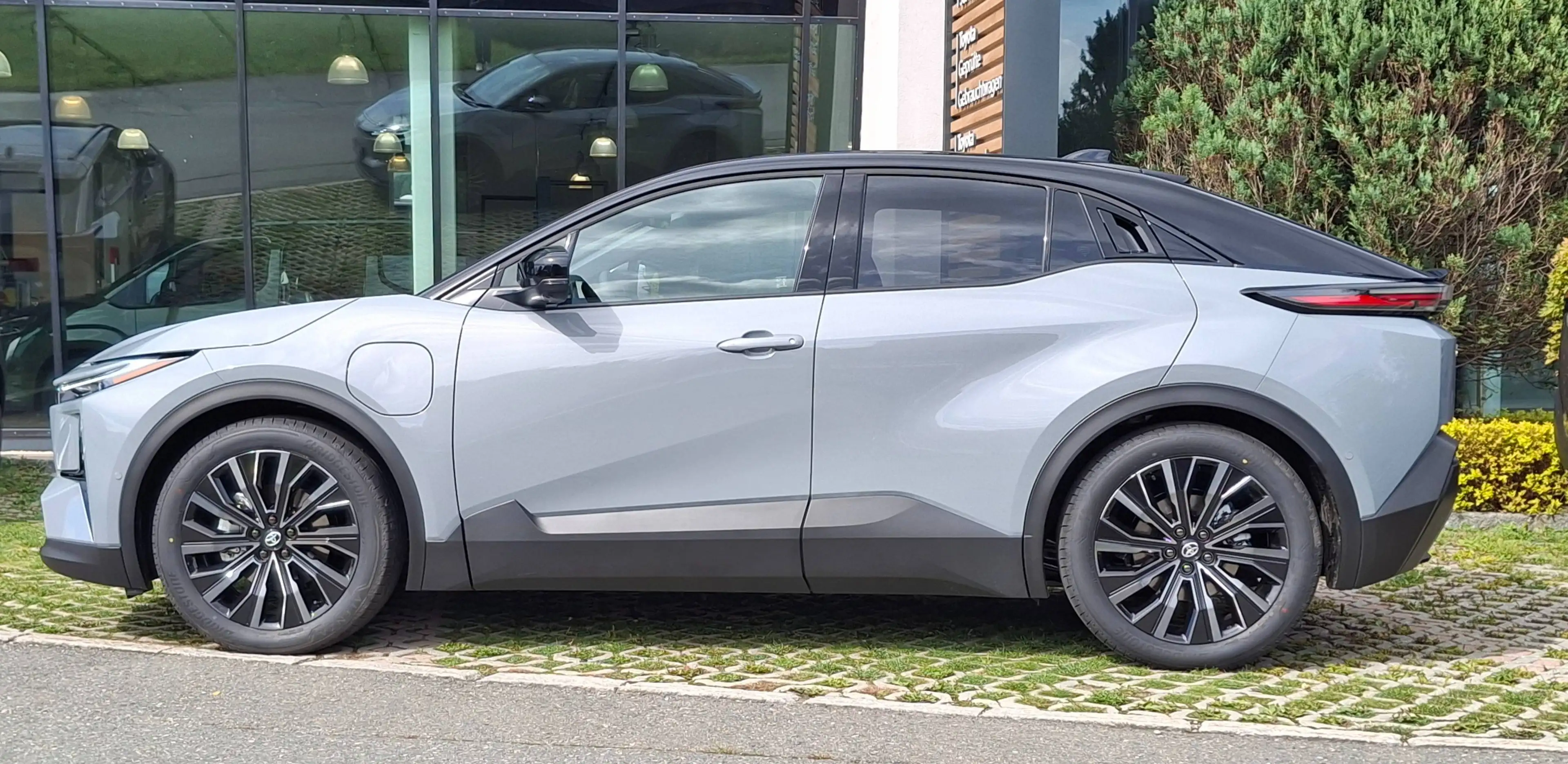 Toyota C-HR+ C-HR+ Elektro 77kWh AWD Lounge — photo 5