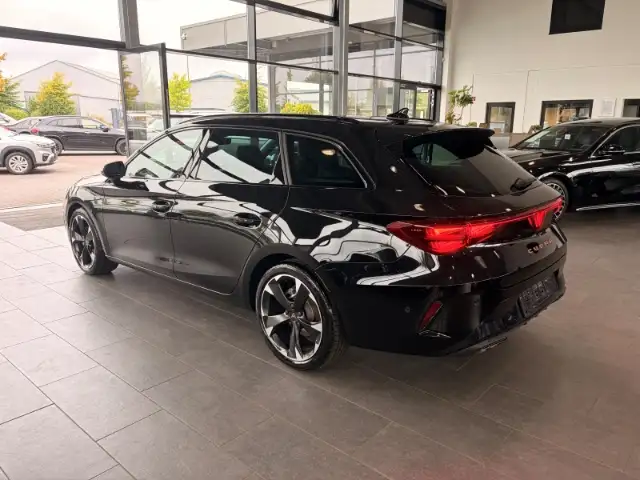 Cupra Leon view 6