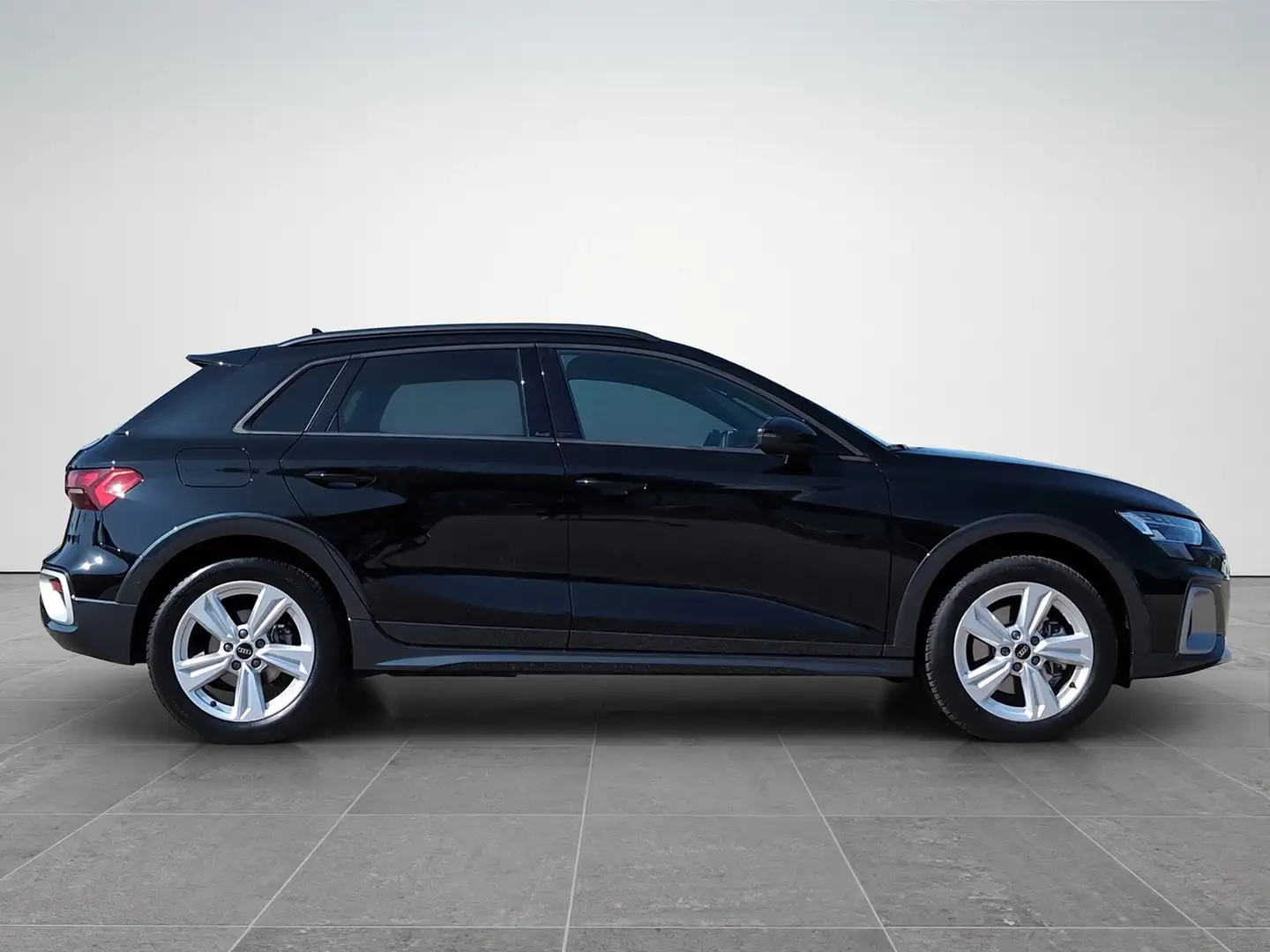 Audi A3 40 TFSI e Schwarz - 2