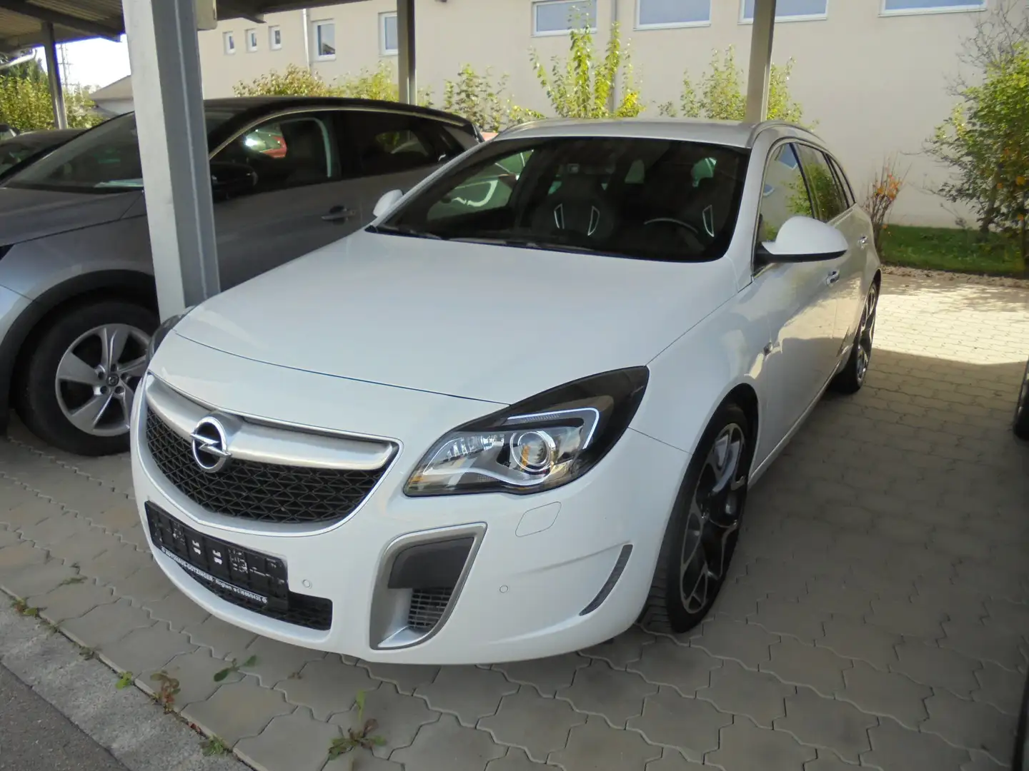 Opel Insignia OPC 4x4 Recaro Rückfahrkamera 20 Zoll AHK Weiß - 1