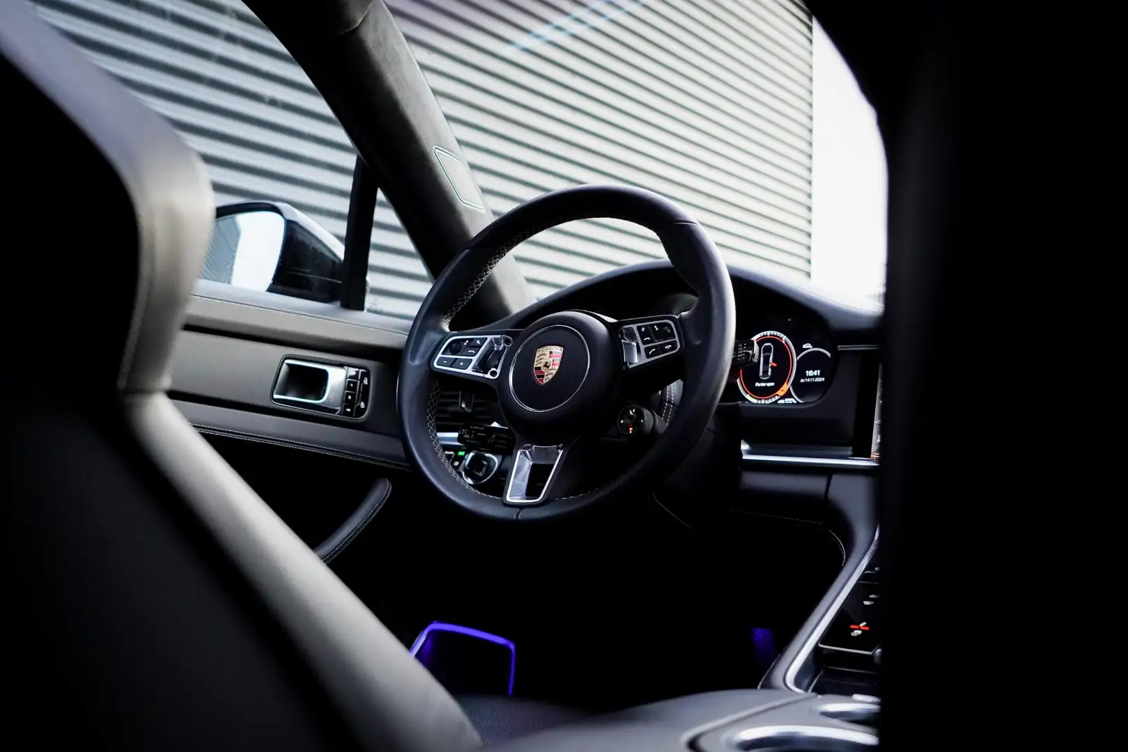 Porsche Panamera 4.0 Turbo S E-Hybrid / NL Auto / Burmester / Pano Blauw - 2