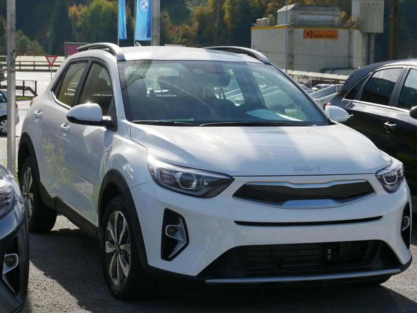 Kia Stonic 1,0 TGDI GPF ISG Silber DCT Aut. Weiß - 1