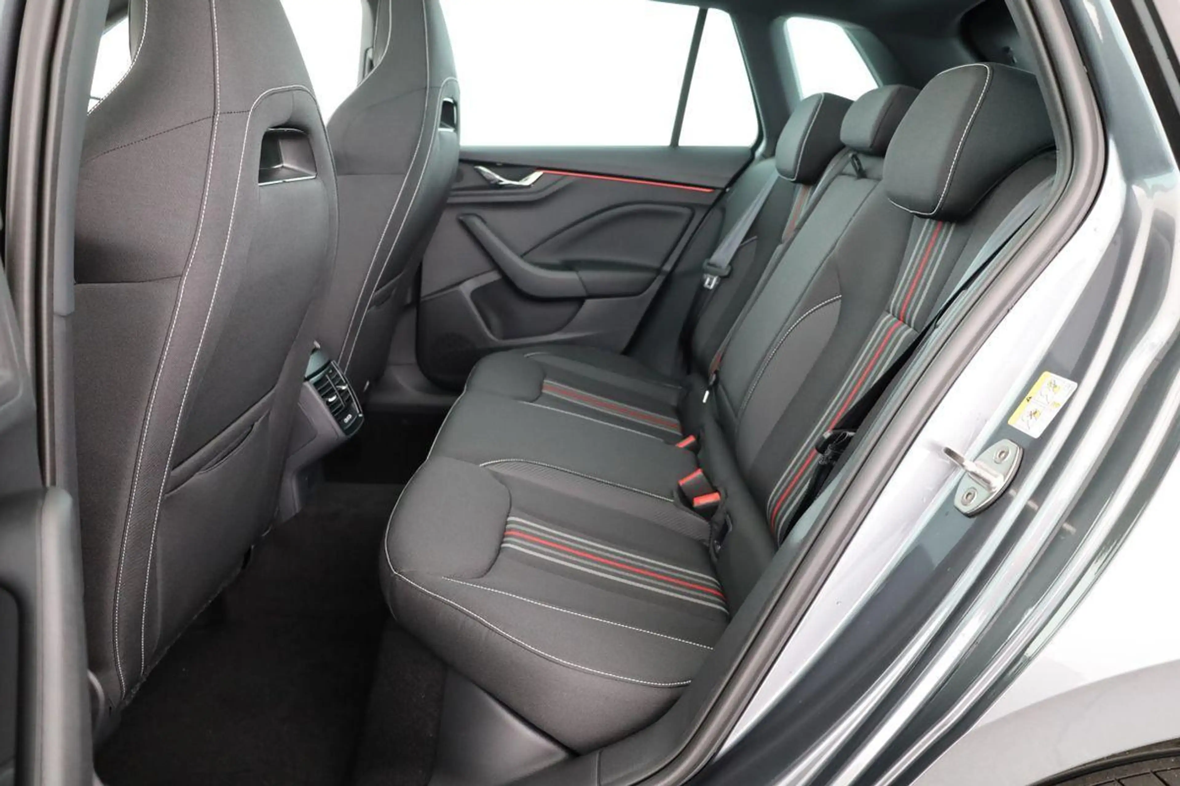Skoda Kamiq Monte Carlo 1.0 TSI DSG Carlo, Pano, AHK, Navi,... — photo 12