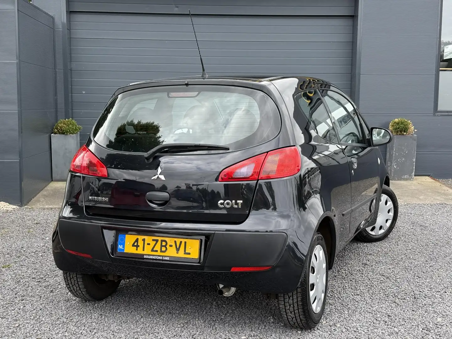 Mitsubishi Colt 1.1 Incharge 2e Eigenaar,Airco,Elektr. Ramen,Zeer Zwart - 2