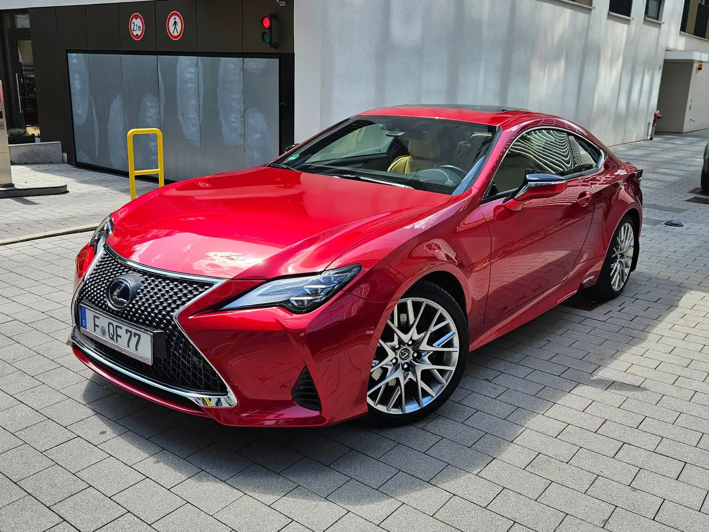 Lexus RC 300h Luxury Line, Facelift! Rot - 1