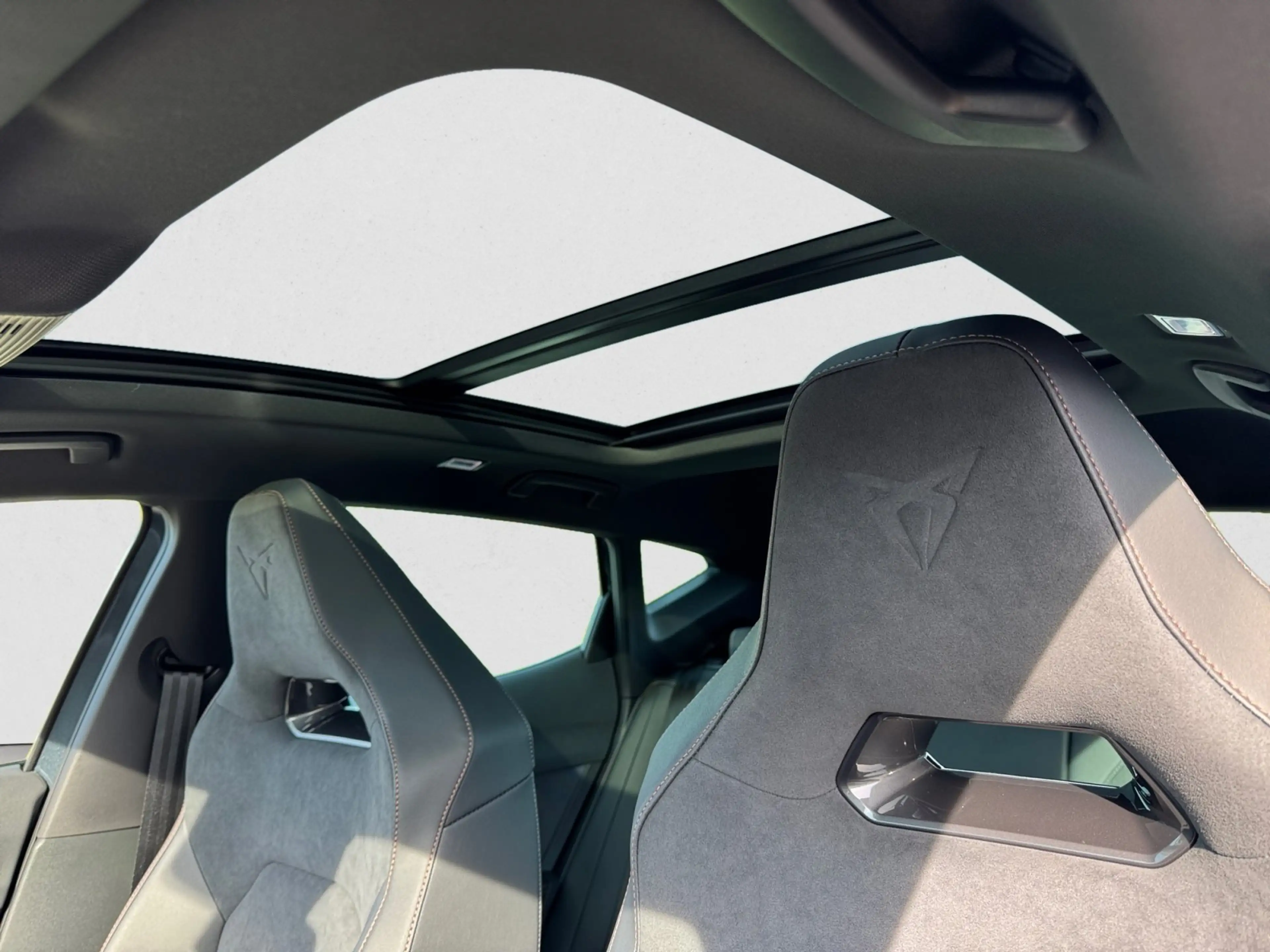 CUPRA Formentor VZ 4Drive TSI DSG|PANO|AHK|MATRIX|ACC — photo 14