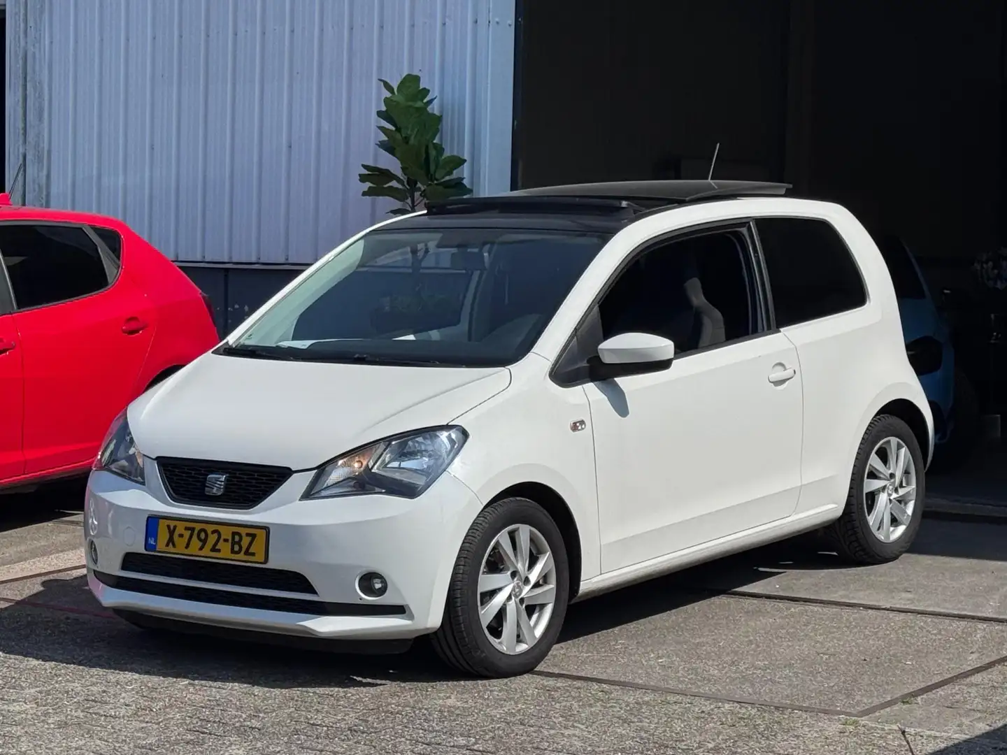 SEAT Mii 1.0 Style Chic PANO//AIRCO//LICHTM.VELGEN//C.CONTR Fehér - 2