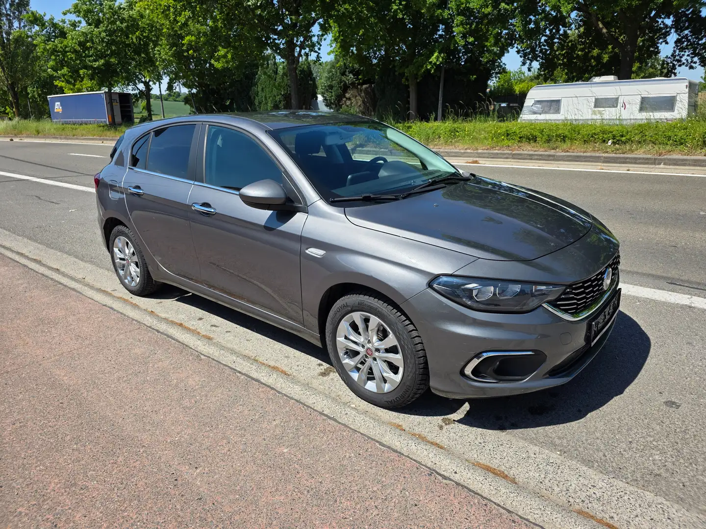 Fiat Tipo 1.6 MultiJet Lounge DCT S AUT. 1°EIG. VEEL OPT. Gris - 1