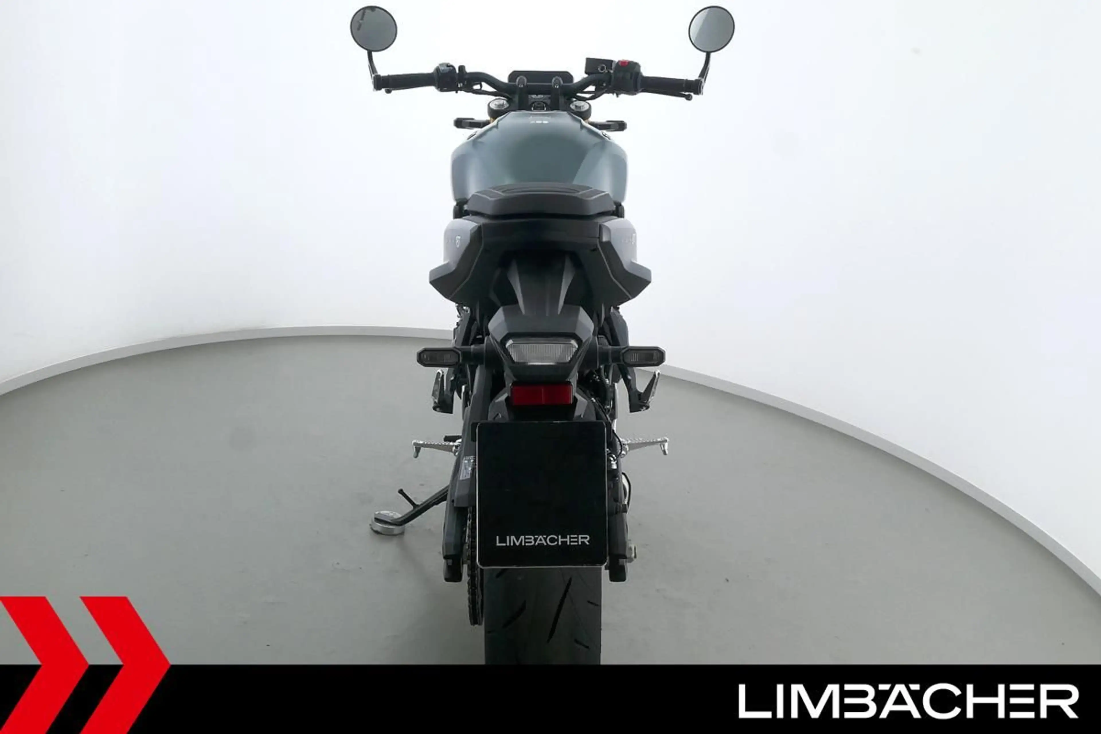 Suzuki GSX-8TT C, QS, Riding-Modes, LED — photo 16