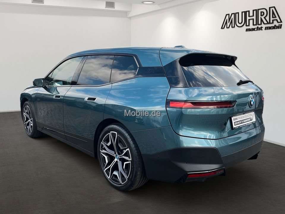 BMW iX