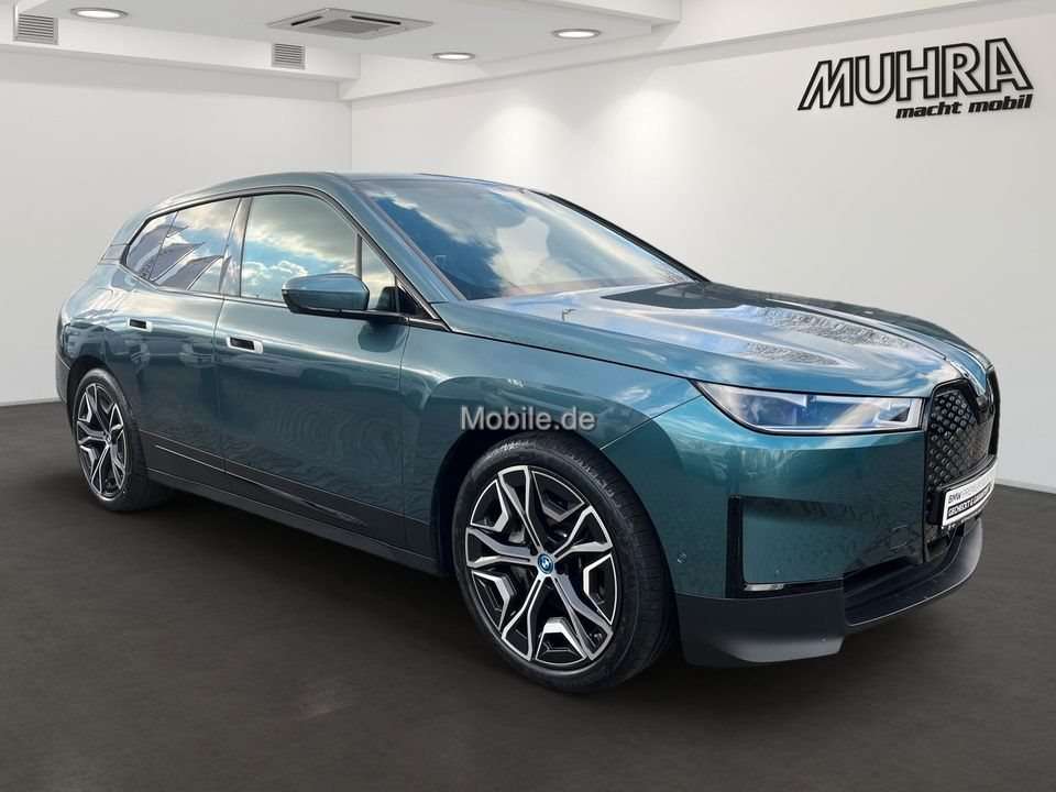 BMW iX