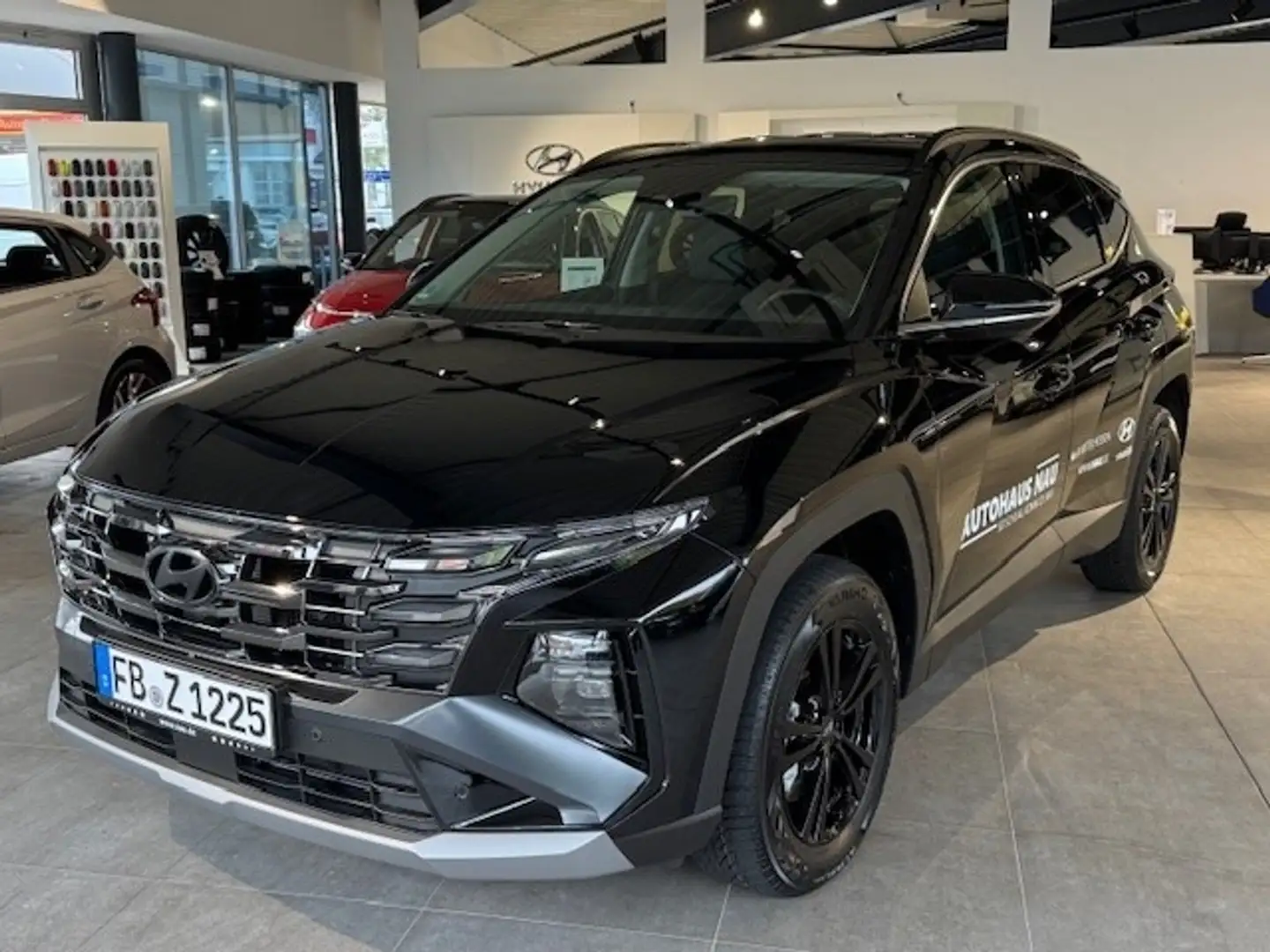 Hyundai TUCSON 1.6 T-GDI Trend Inkl. Inspektionspaket Big Deal Schwarz - 2