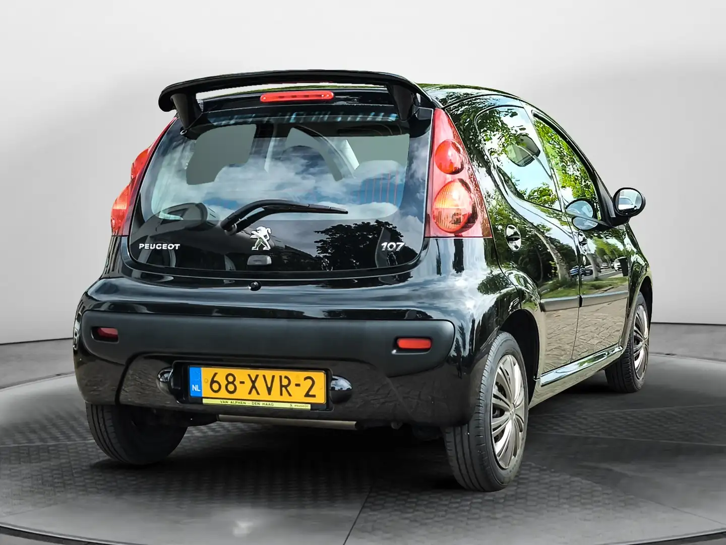 Peugeot 107 1.0 Envy (68 PK) Keurig-Onderh. BOVAG-Garantie. NL Noir - 2